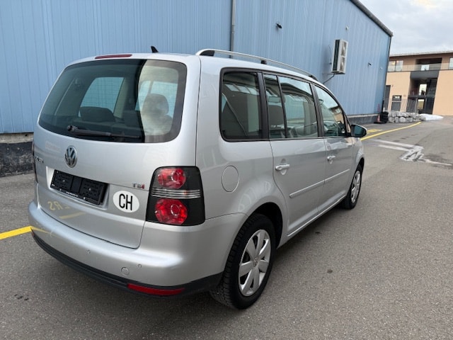 VW Touran 1.4 TSI Highline DSG-image-5