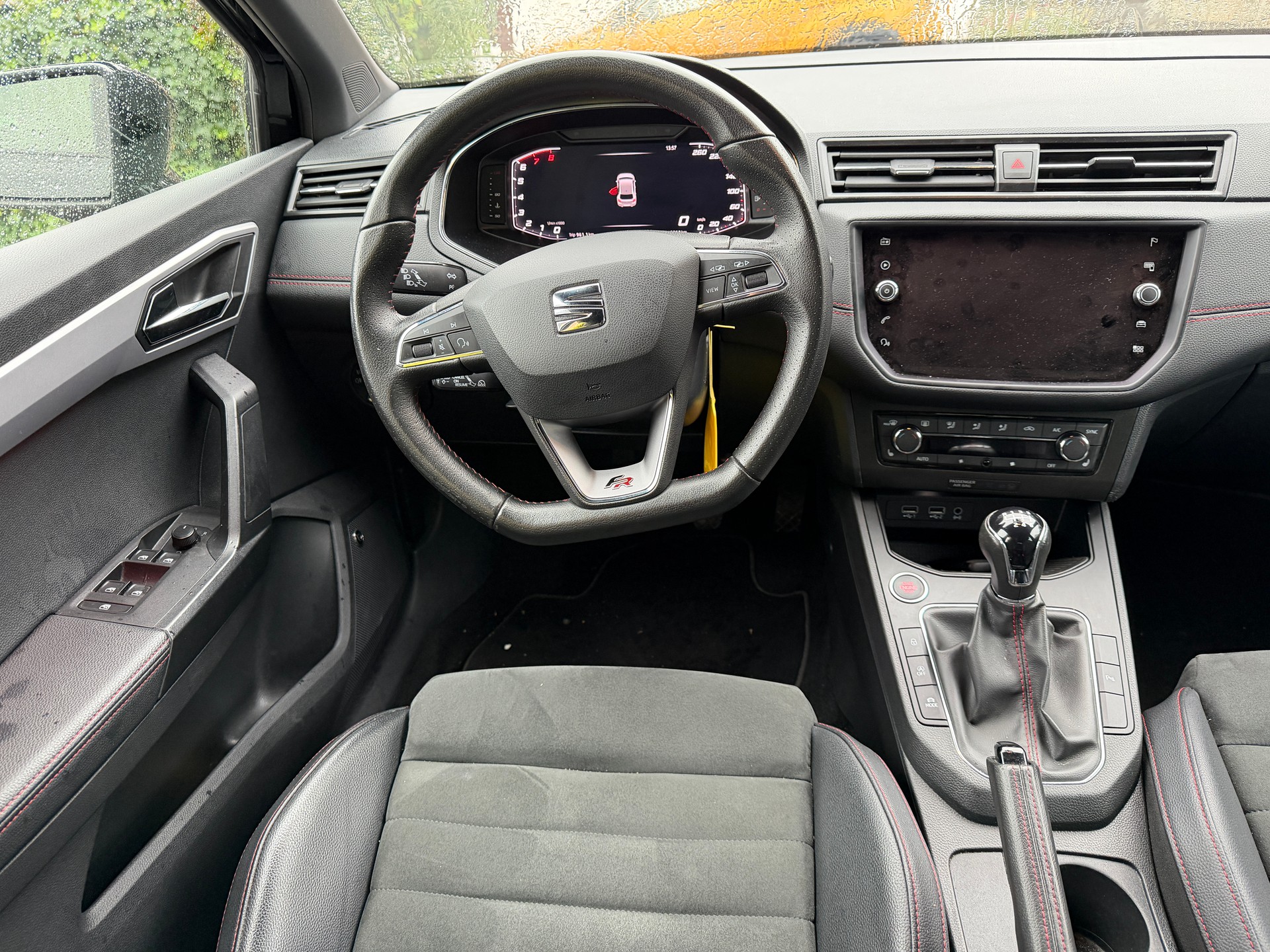 SEAT Ibiza 1.0 EcoTSI Swiss FR-image-12