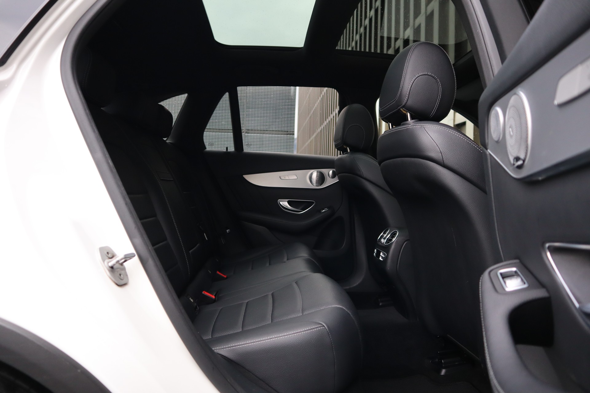 MERCEDES-BENZ GLC 250 d AMG Line 4Matic 9G-Tronic-image-12