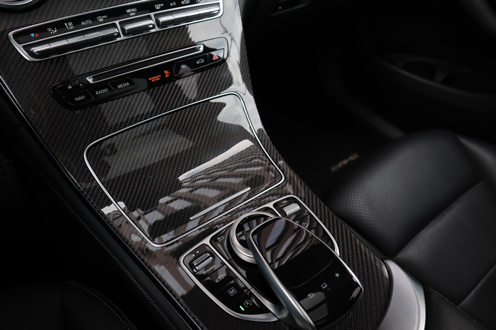 MERCEDES-BENZ GLC 250 d AMG Line 4Matic 9G-Tronic-image-14