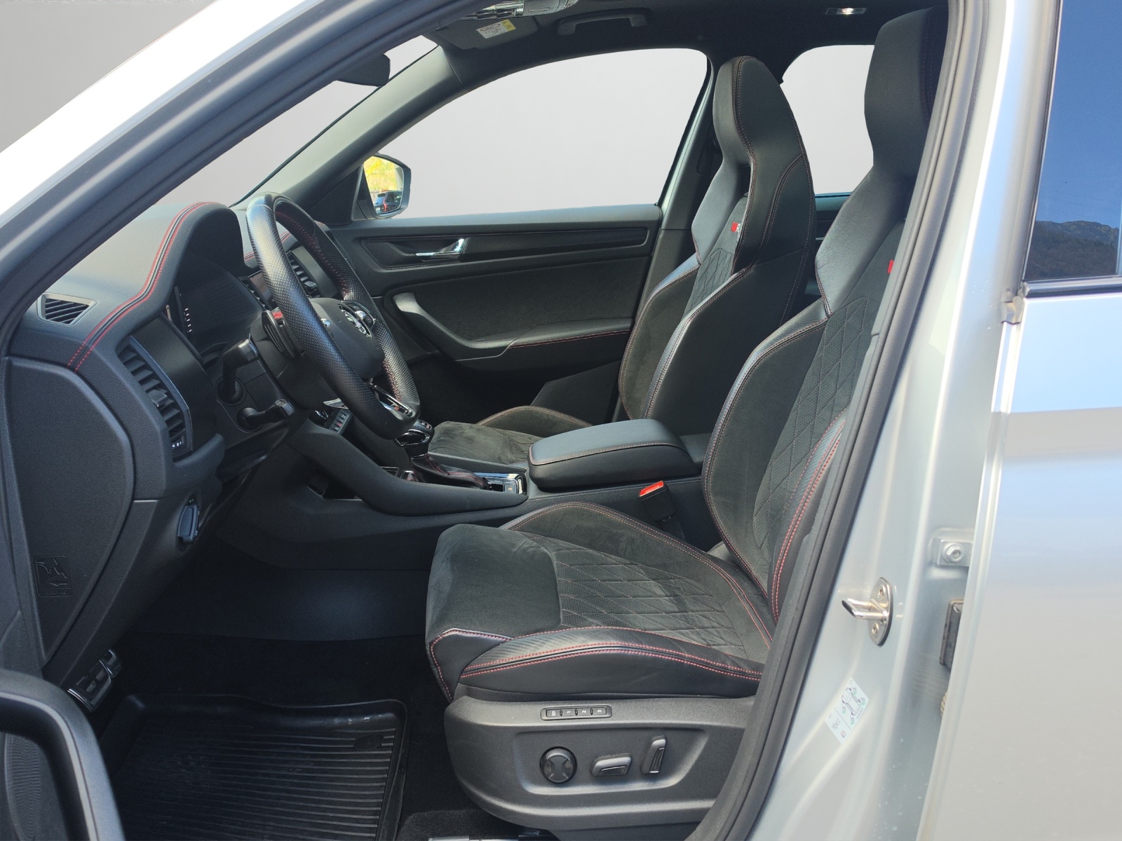 SKODA Kodiaq 2.0 TSI RS DSG-image-6