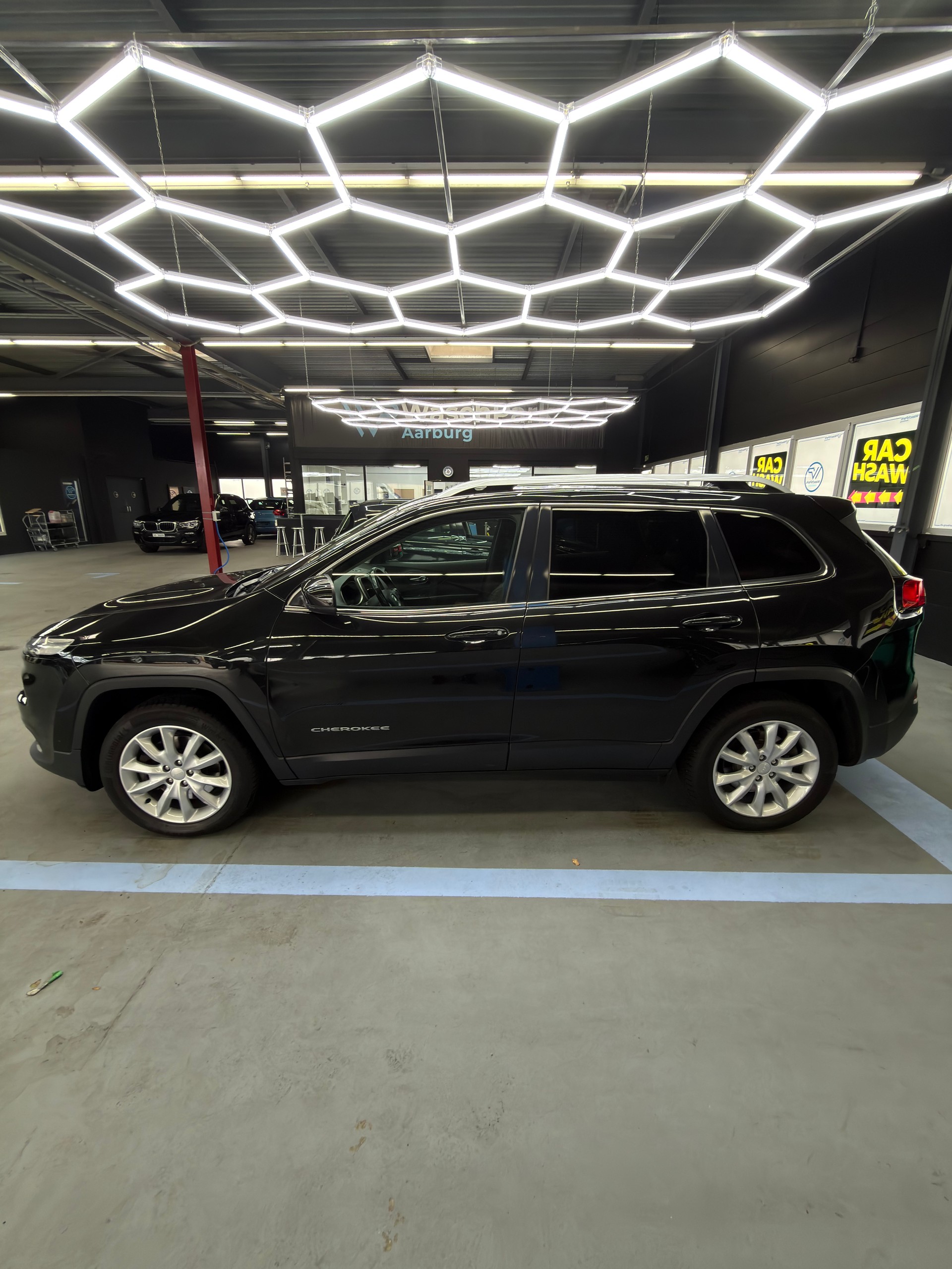 JEEP Cherokee 2.2TD Limited AWD 9ATX-showroom-element-2