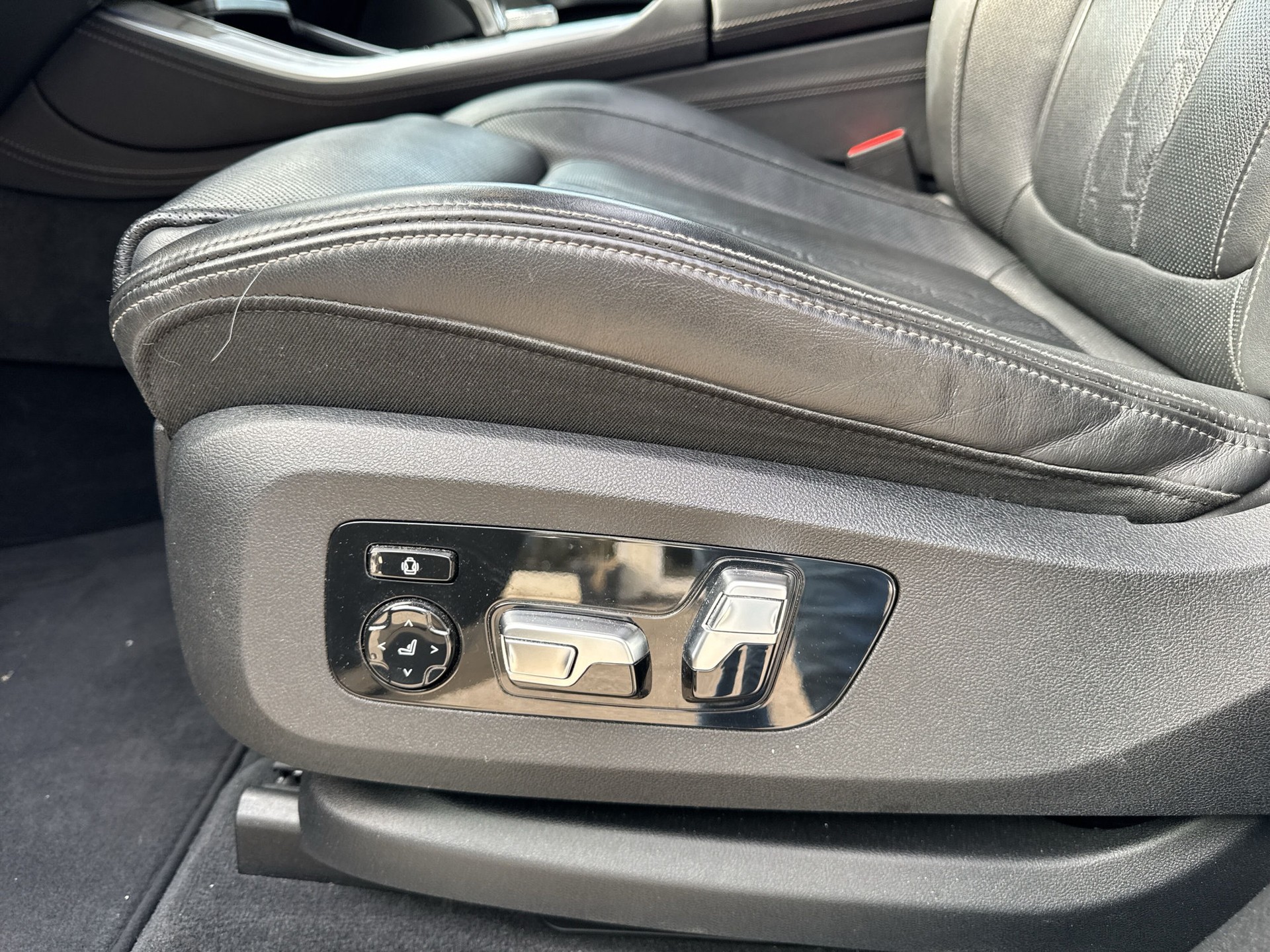 BMW X5 xDrive M50d Steptronic-image-18