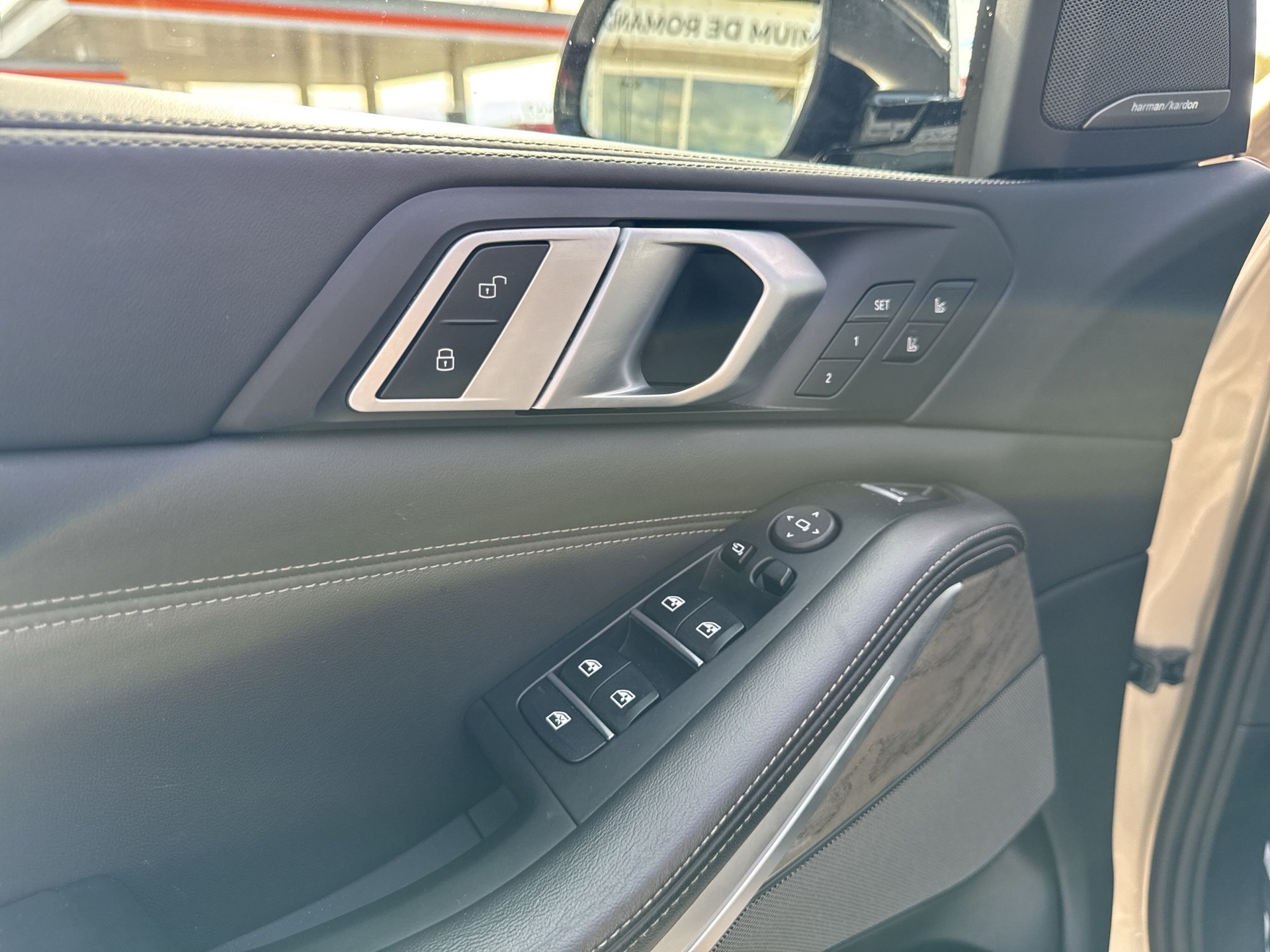 BMW X5 xDrive M50d Steptronic-image-16