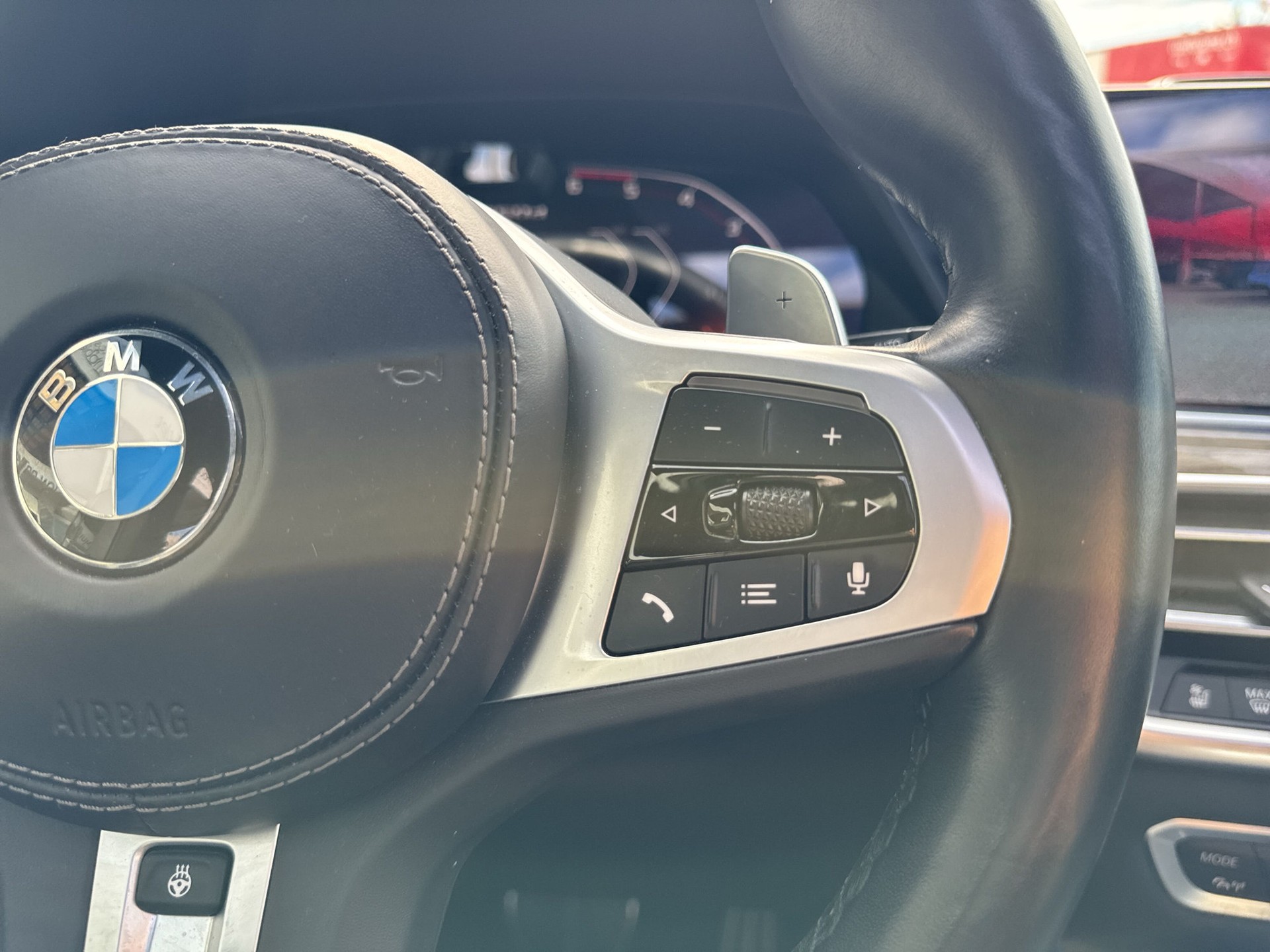 BMW X5 xDrive M50d Steptronic-image-15