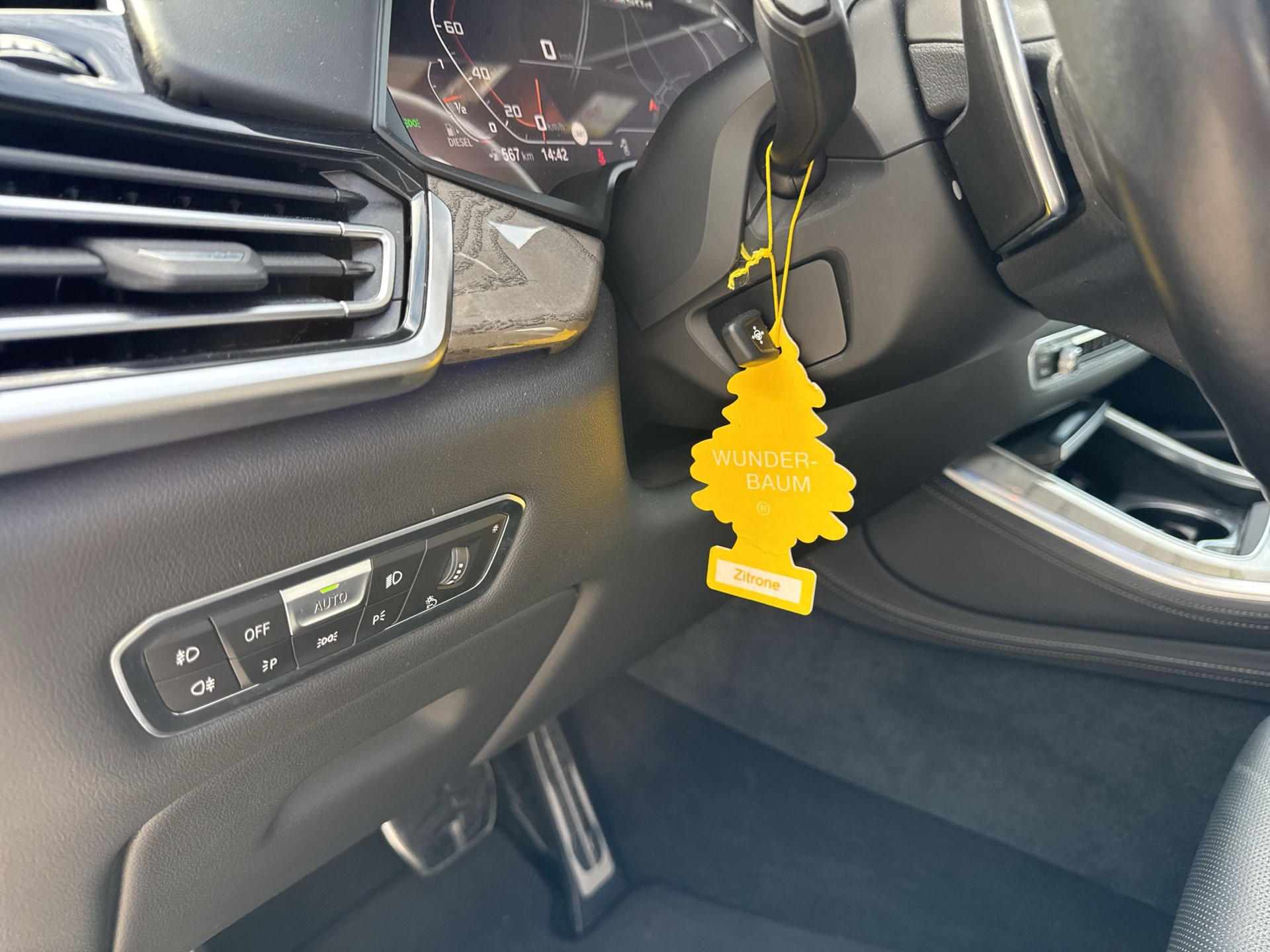 BMW X5 xDrive M50d Steptronic-image-19