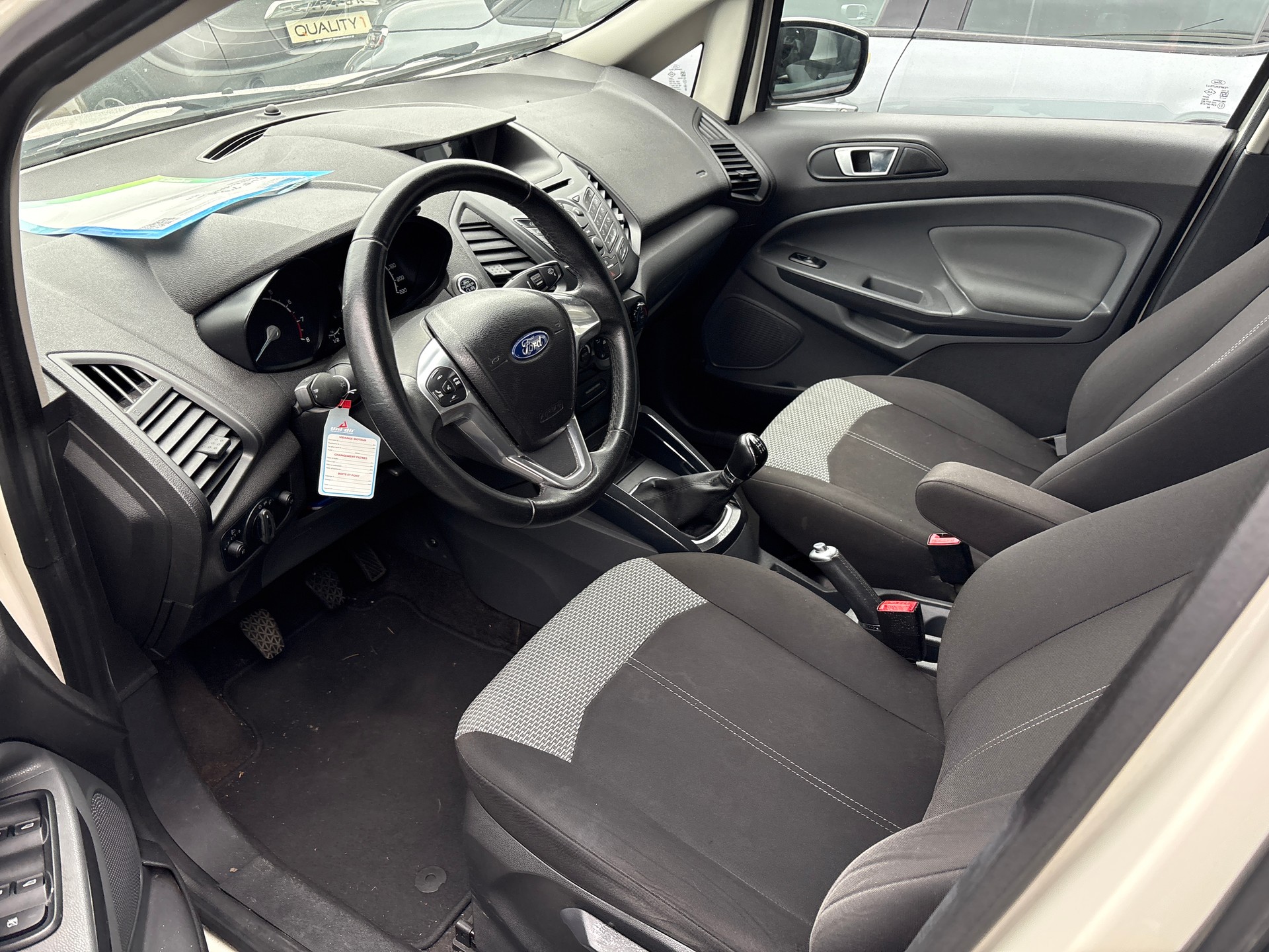 FORD EcoSport 1.0 SCTi Titanium-image-6