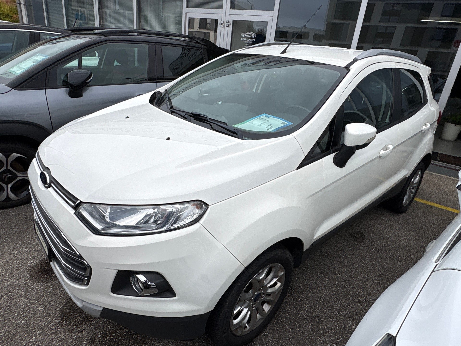 FORD EcoSport 1.0 SCTi Titanium-image-2