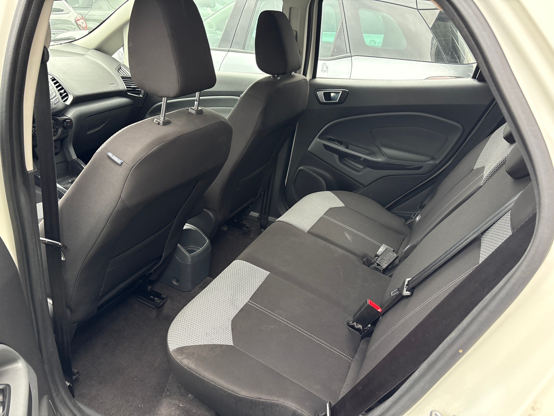 FORD EcoSport 1.0 SCTi Titanium-image-7