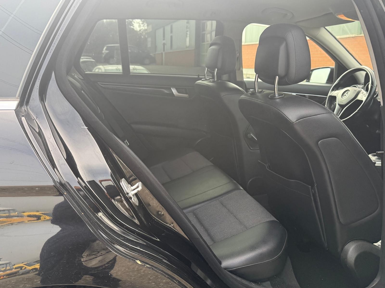 MERCEDES-BENZ C 250 CDI Elégance 4Matic 7G-Tronic-image-8