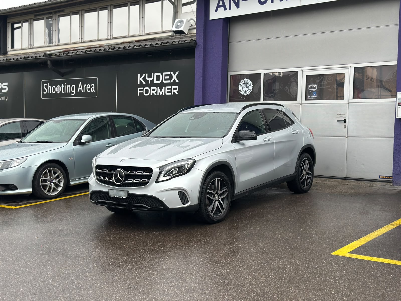 MERCEDES-BENZ GLA 220 AMG Line 4Matic 7G-DCT-image-1
