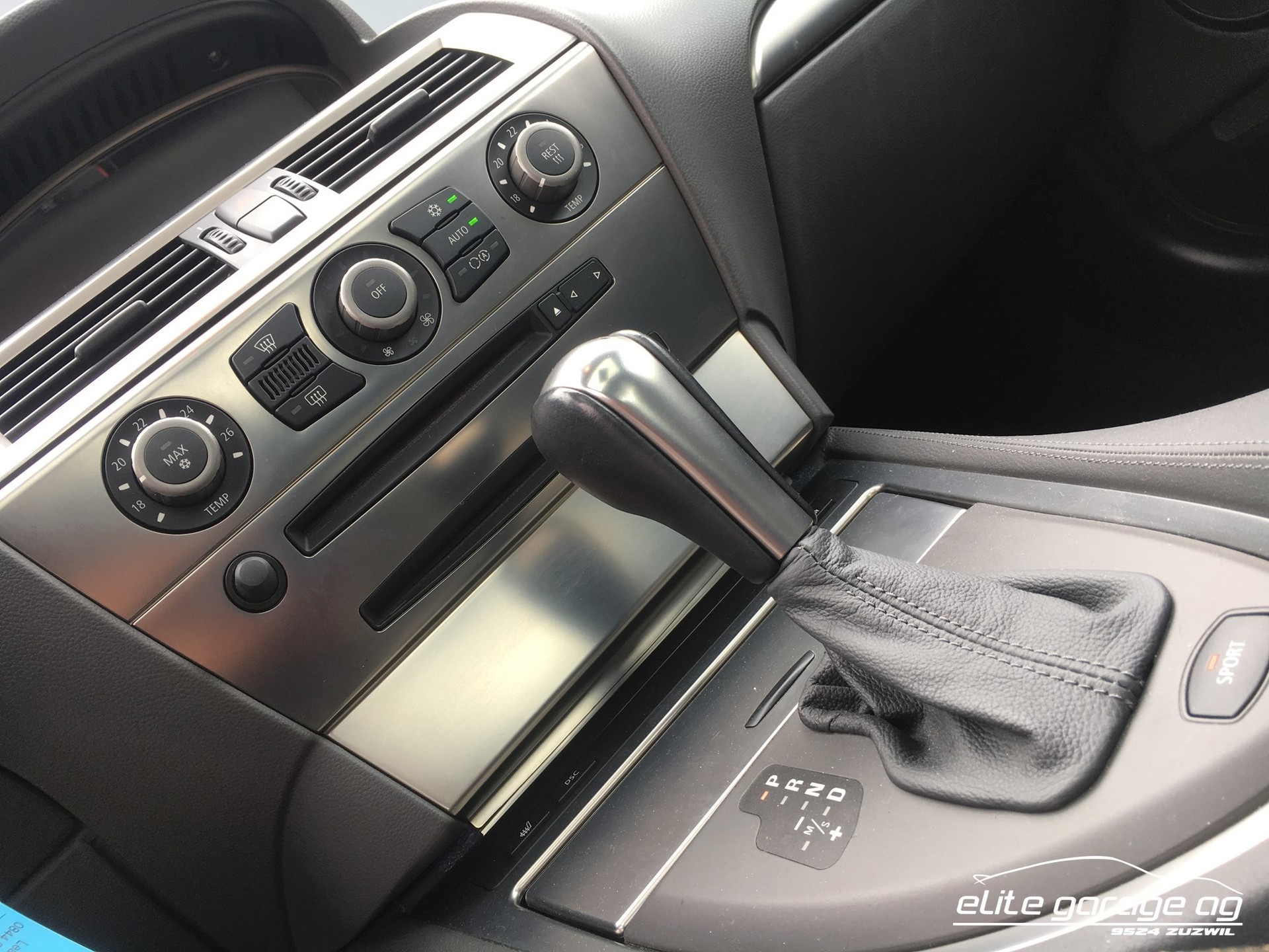 BMW 645i-image-12