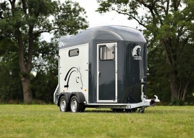 CHEVAL LIBERTE Pferdeanhänger Gold 3-showroom-element-2