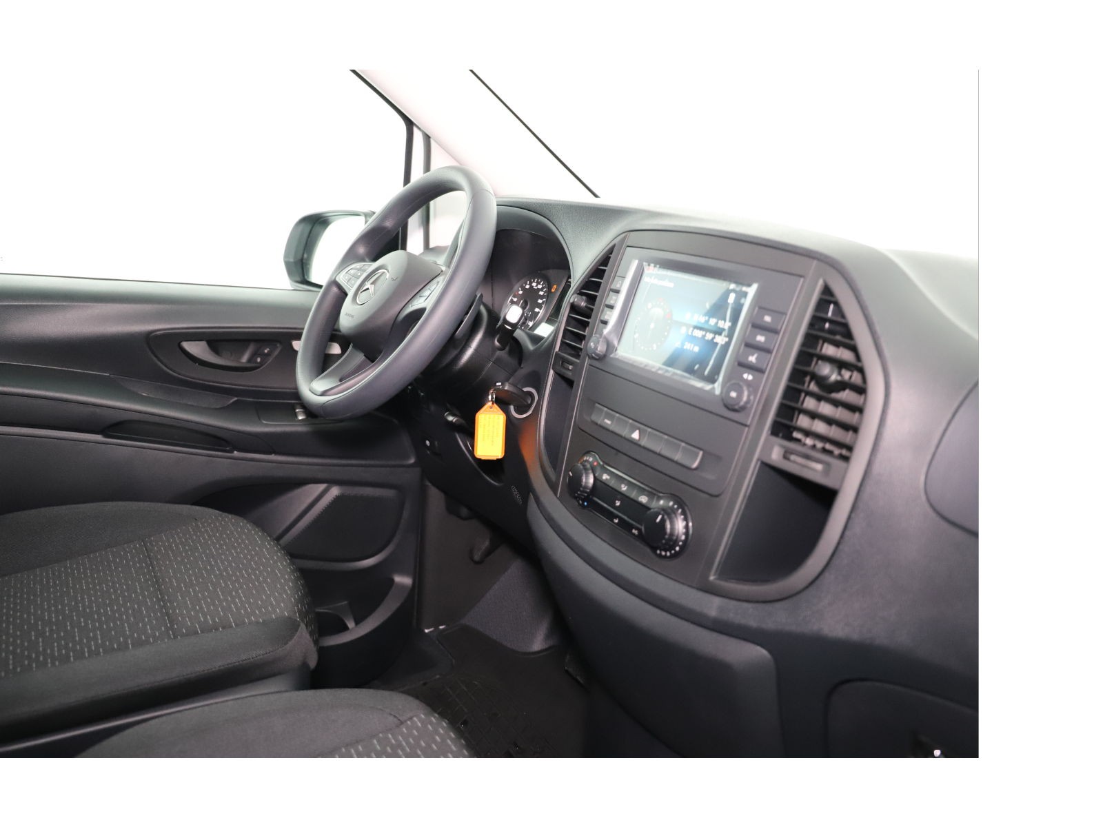 MERCEDES-BENZ eVito 112 L-image-12
