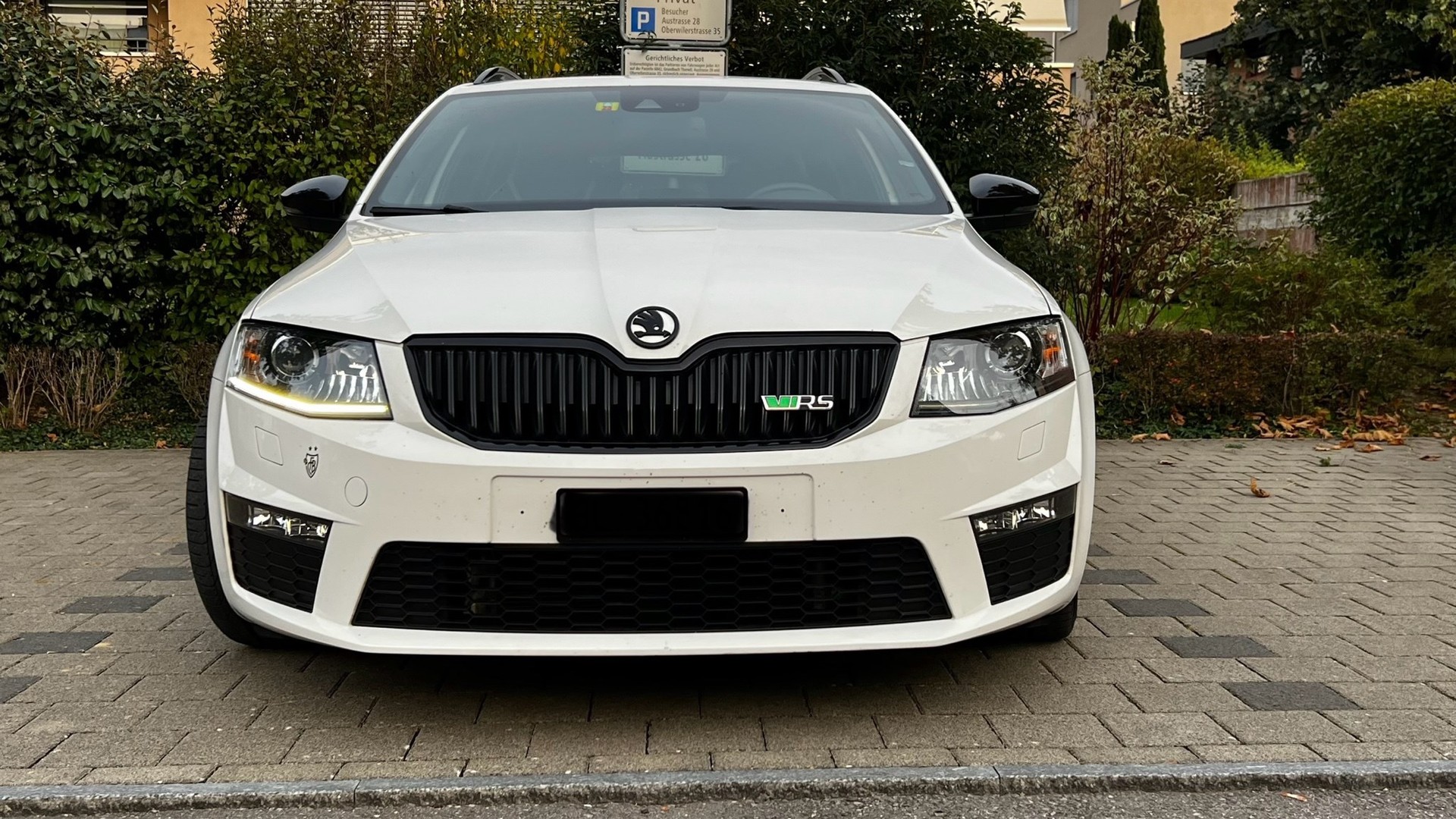 SKODA Octavia Combi 2.0 TSI RS-image-1