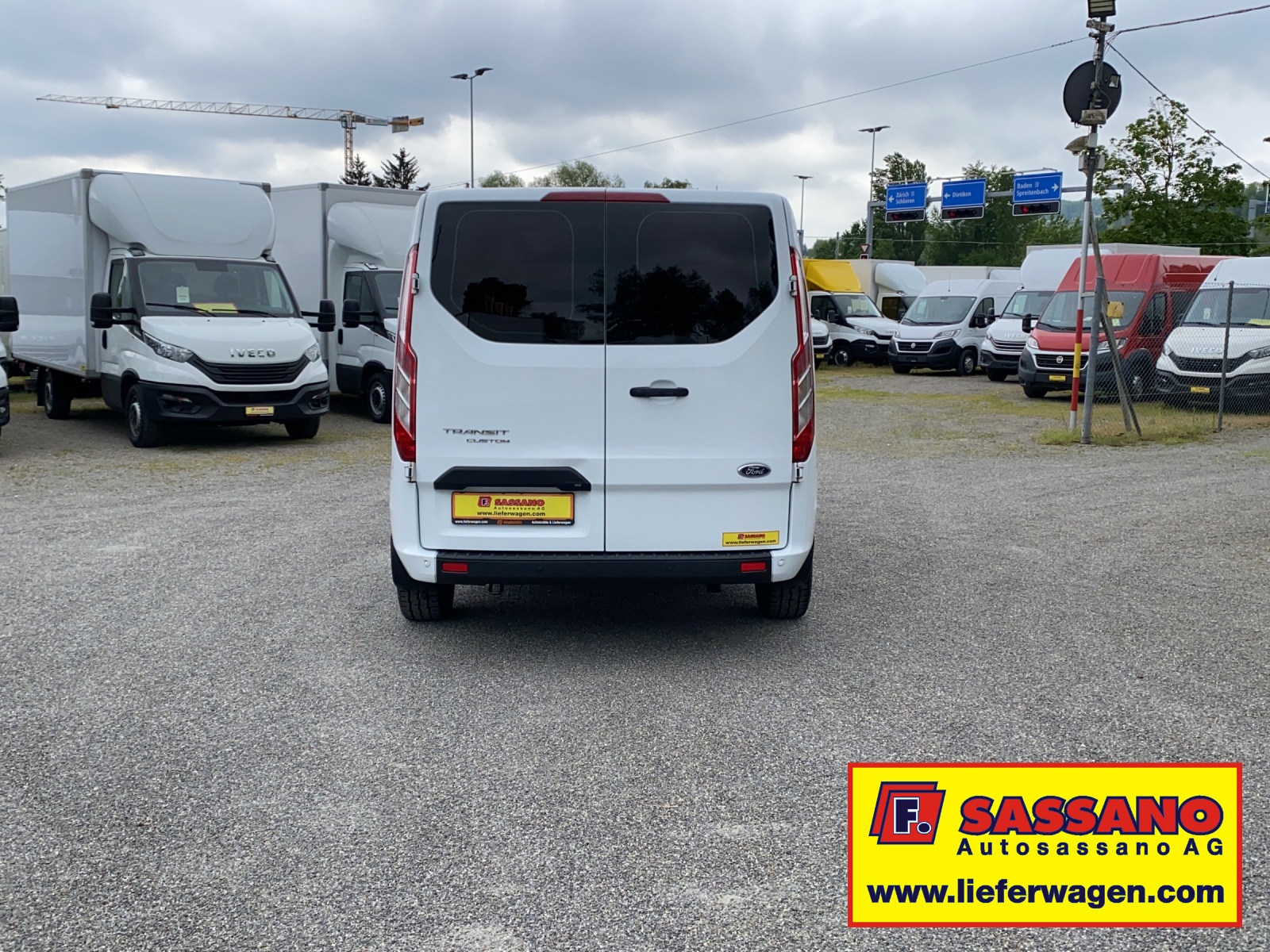 FORD Transit Custom 300 2.0 TDCi L2H1 6 Plätze-image-8