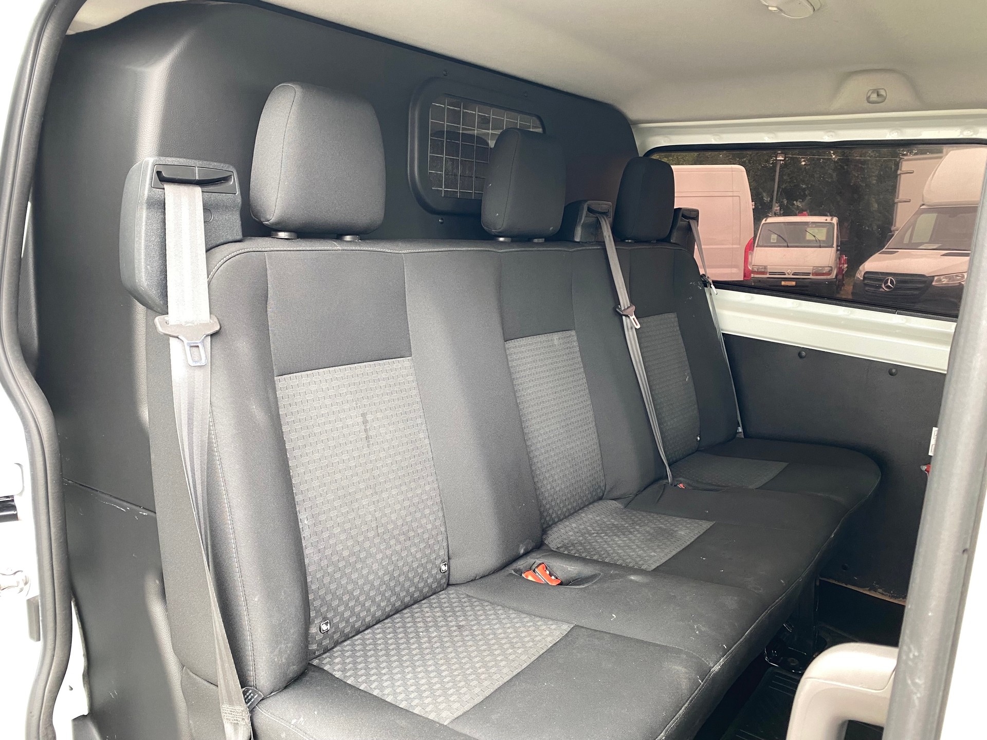 FORD Transit Custom 300 2.0 TDCi L2H1 6 Plätze-image-3