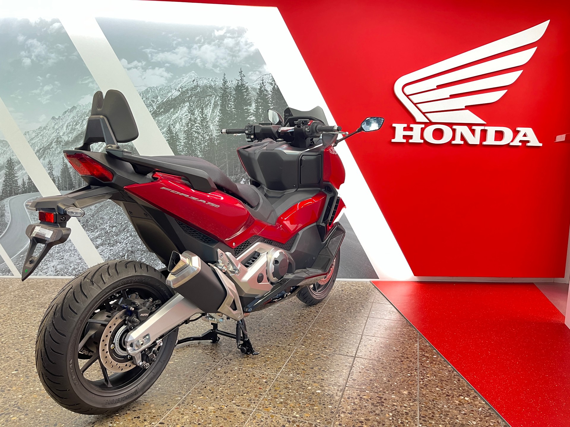 HONDA NSS 750 inkl. Sportpack in der 35KW Version-showroom-element-3