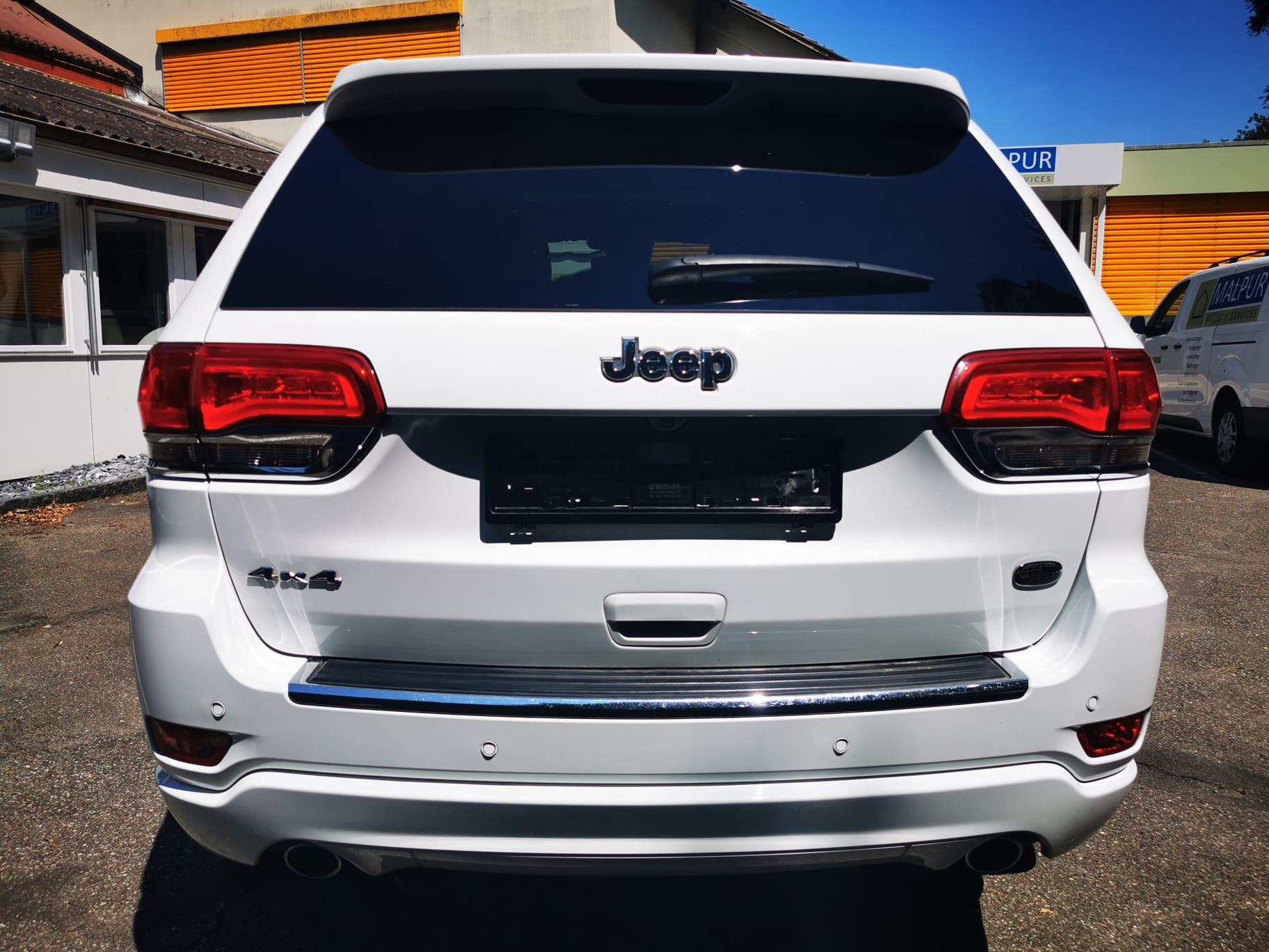JEEP Grand Cherokee 3.0 CRD Overland Automatic-image-3