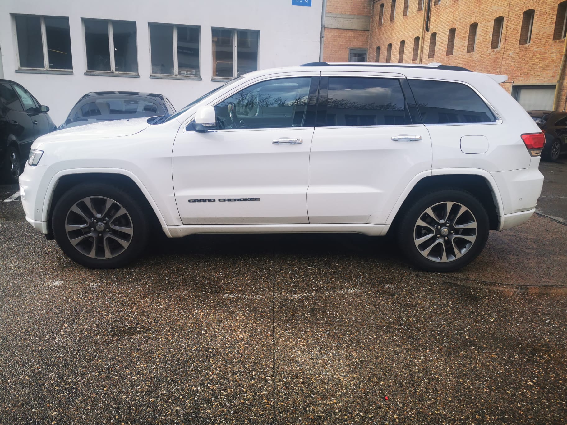 JEEP Grand Cherokee 3.0 CRD Overland Automatic-image-7