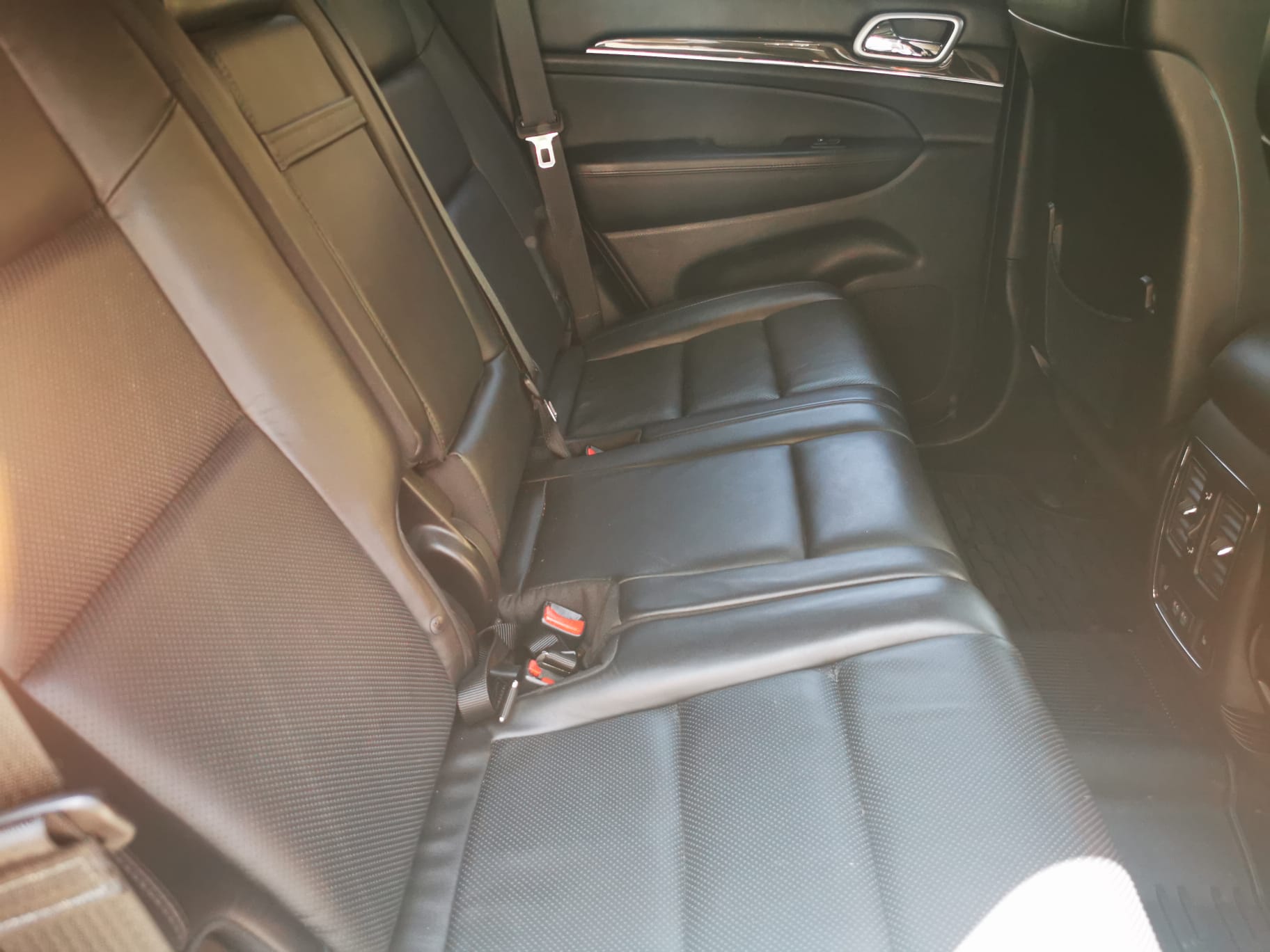 JEEP Grand Cherokee 3.0 CRD Overland Automatic-image-12
