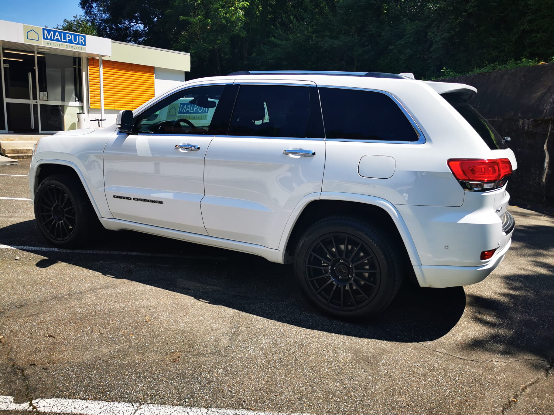 JEEP Grand Cherokee 3.0 CRD Overland Automatic-image-2