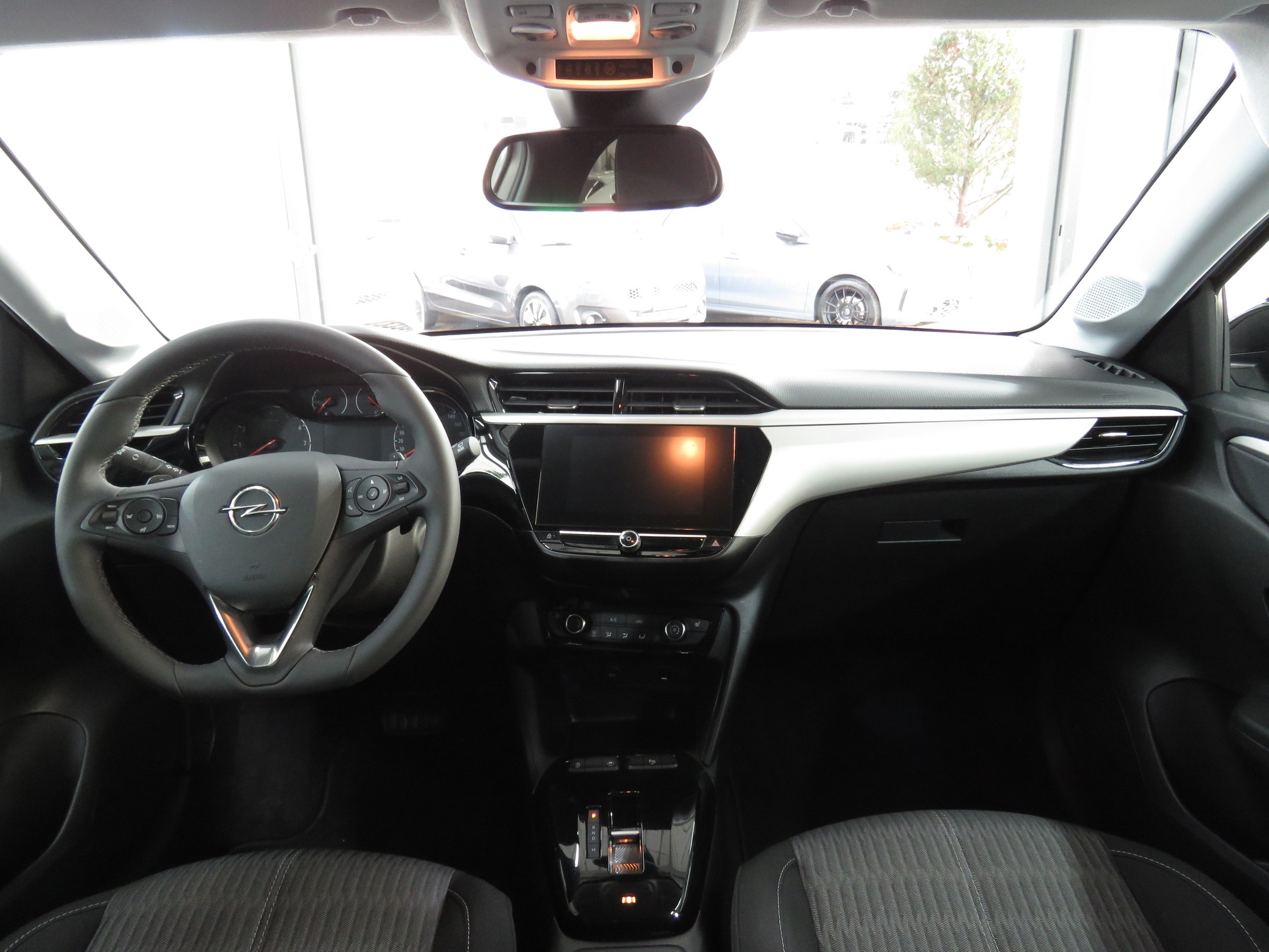 OPEL Corsa 1.2 TP Edition Automat-image-13