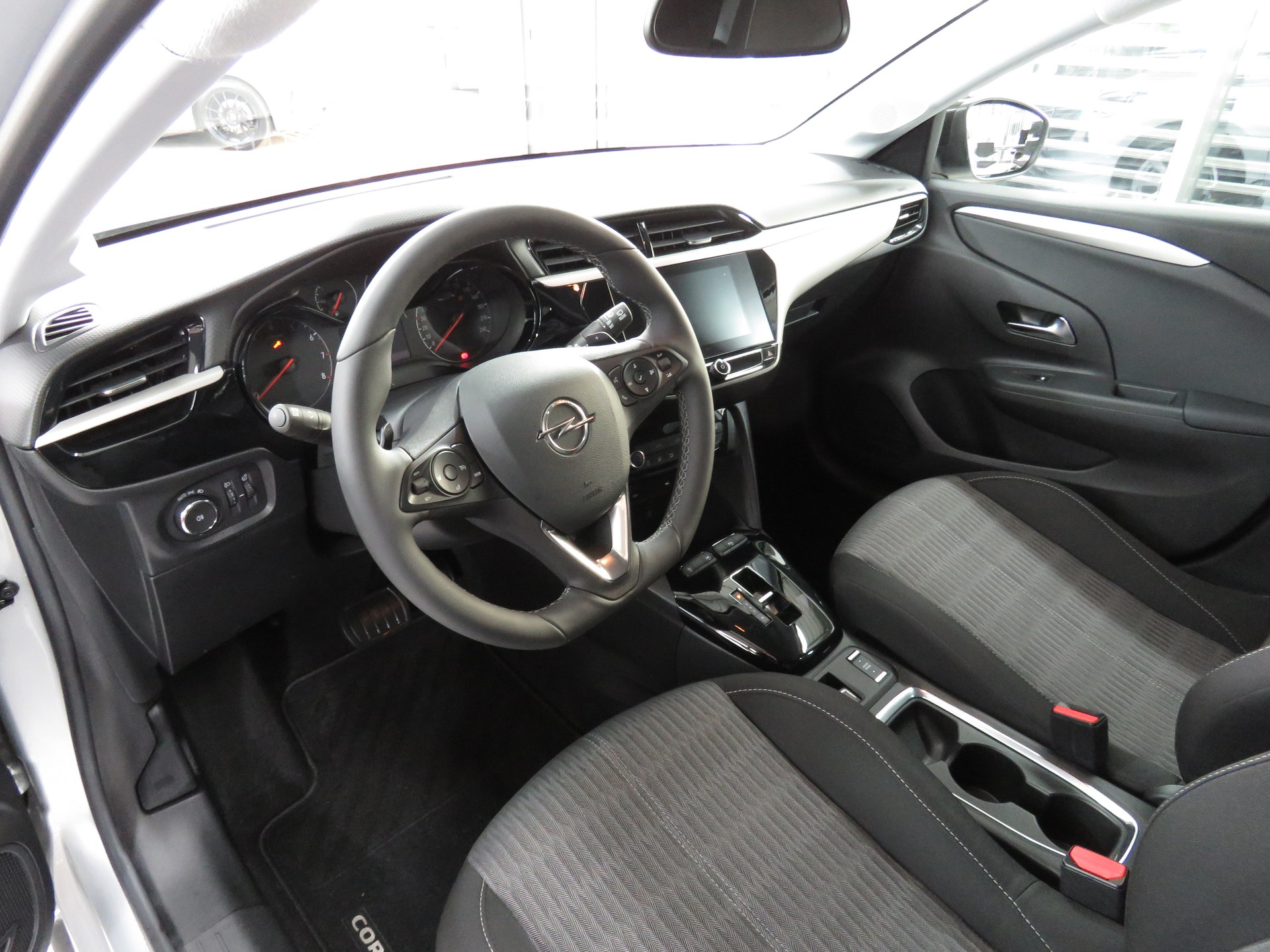 OPEL Corsa 1.2 TP Edition Automat-image-6