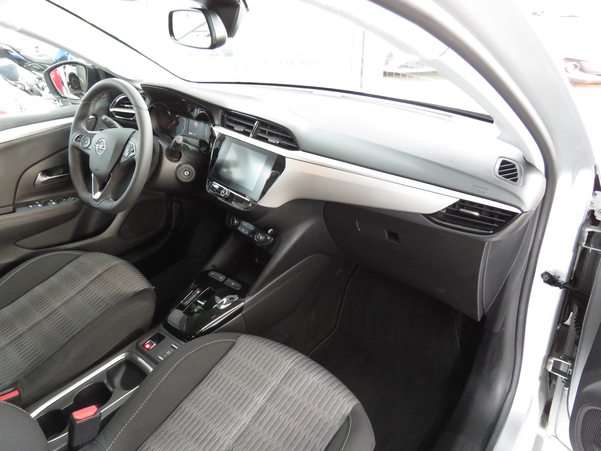 OPEL Corsa 1.2 TP Edition Automat-image-10