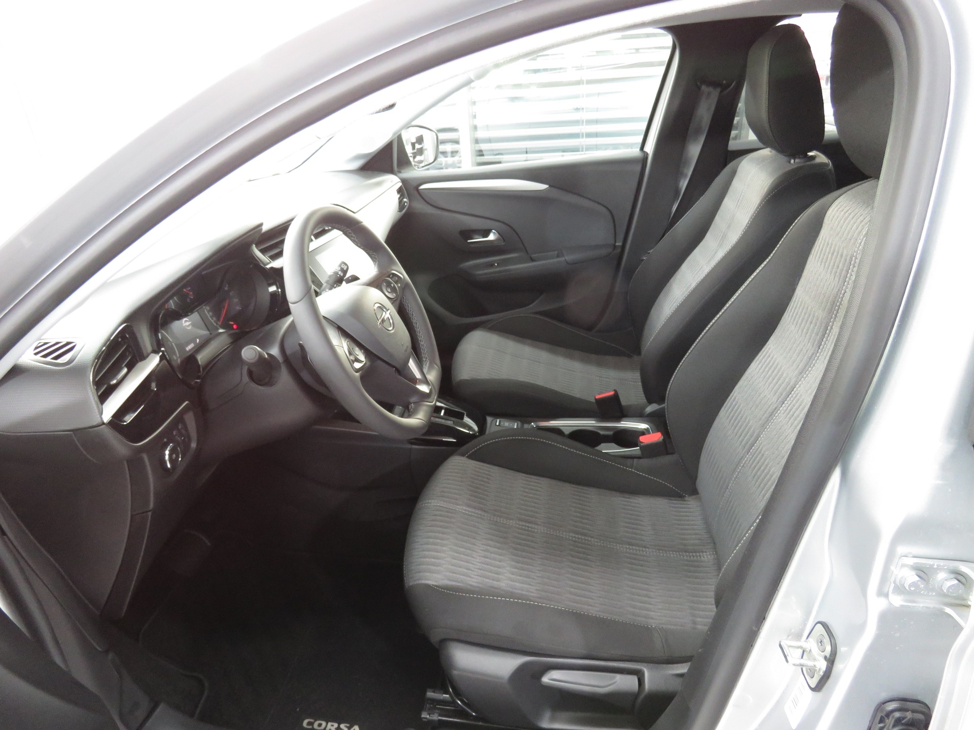 OPEL Corsa 1.2 TP Edition Automat-image-7