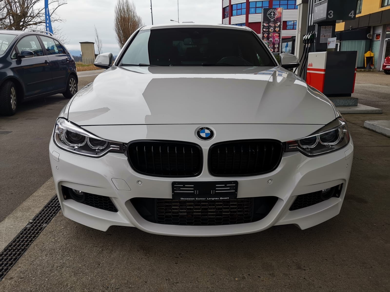BMW 335i xDrive Touring Modern Line Steptronic-image-4