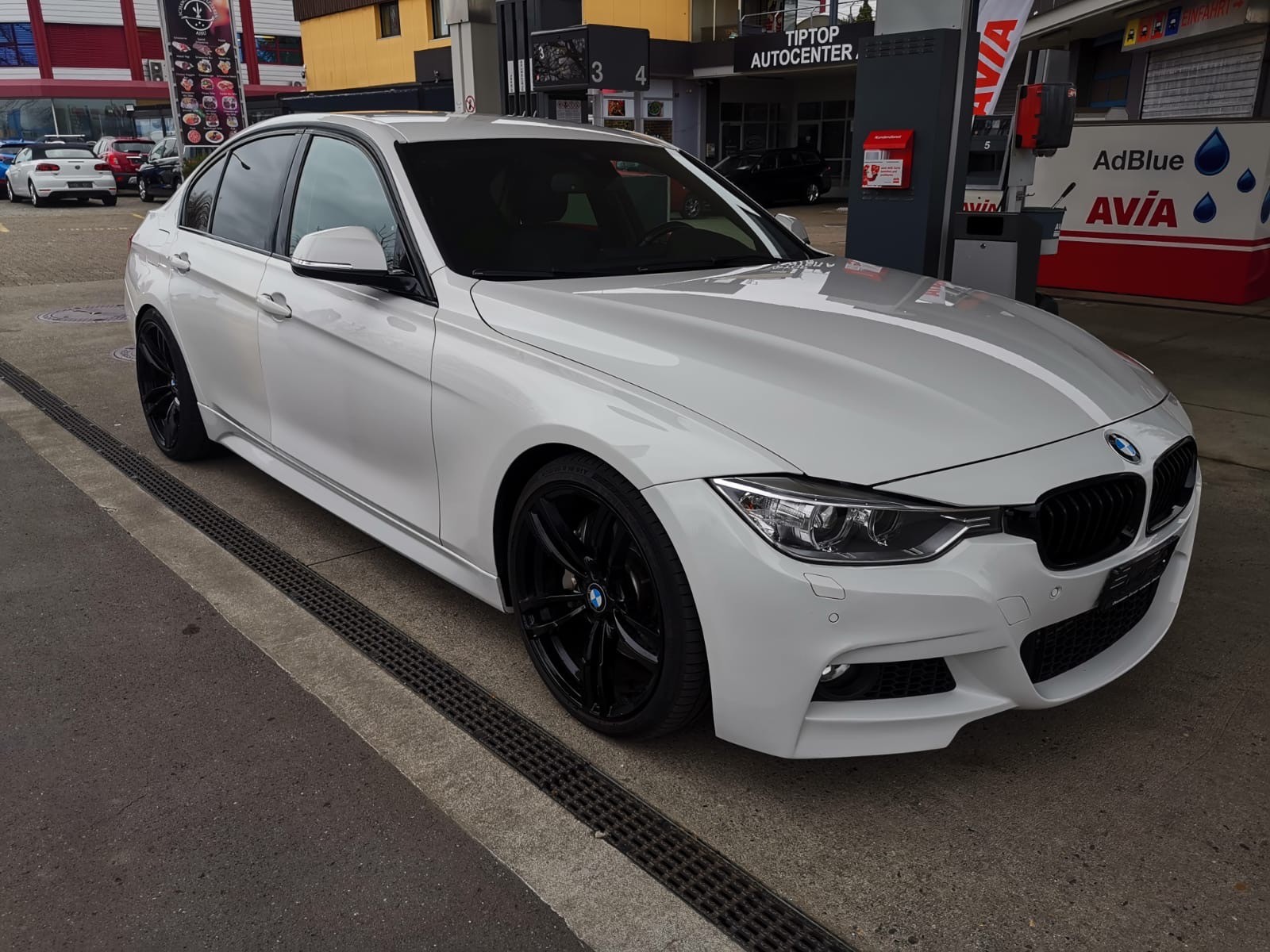 BMW 335i xDrive Touring Modern Line Steptronic-image-0