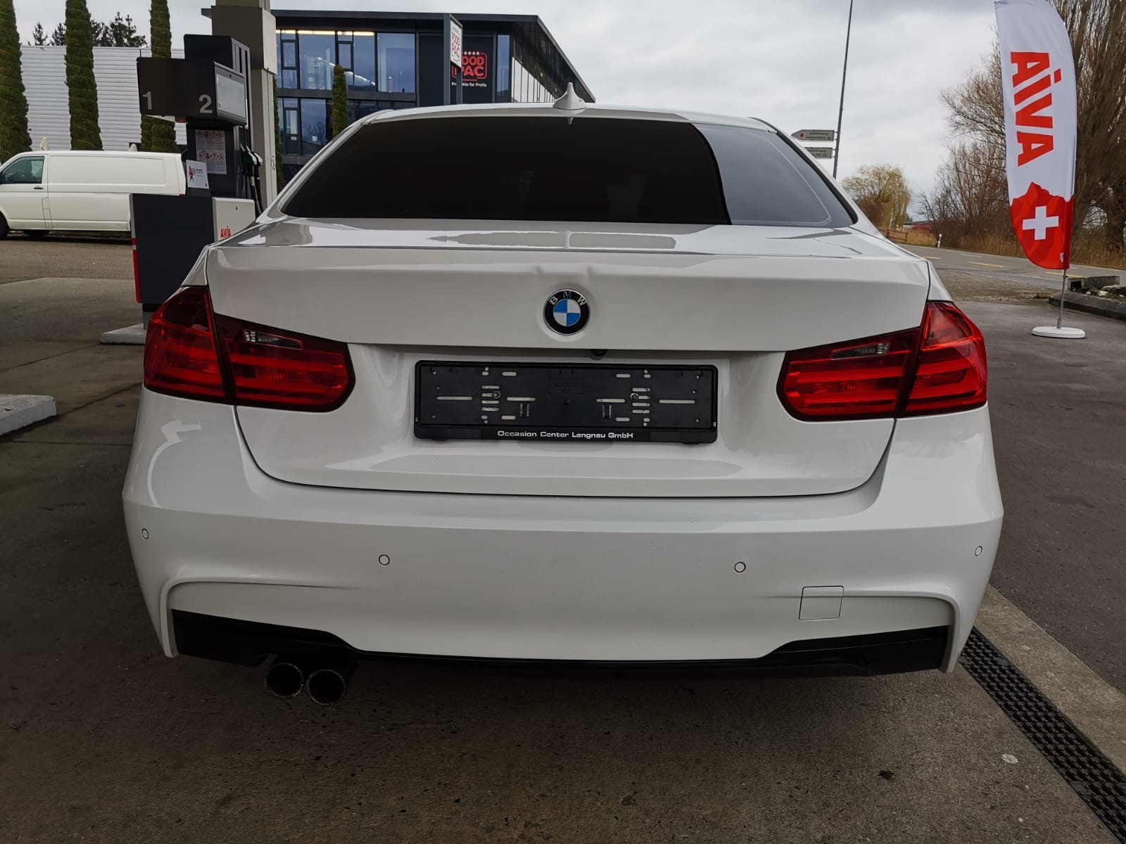 BMW 335i xDrive Touring Modern Line Steptronic-image-5