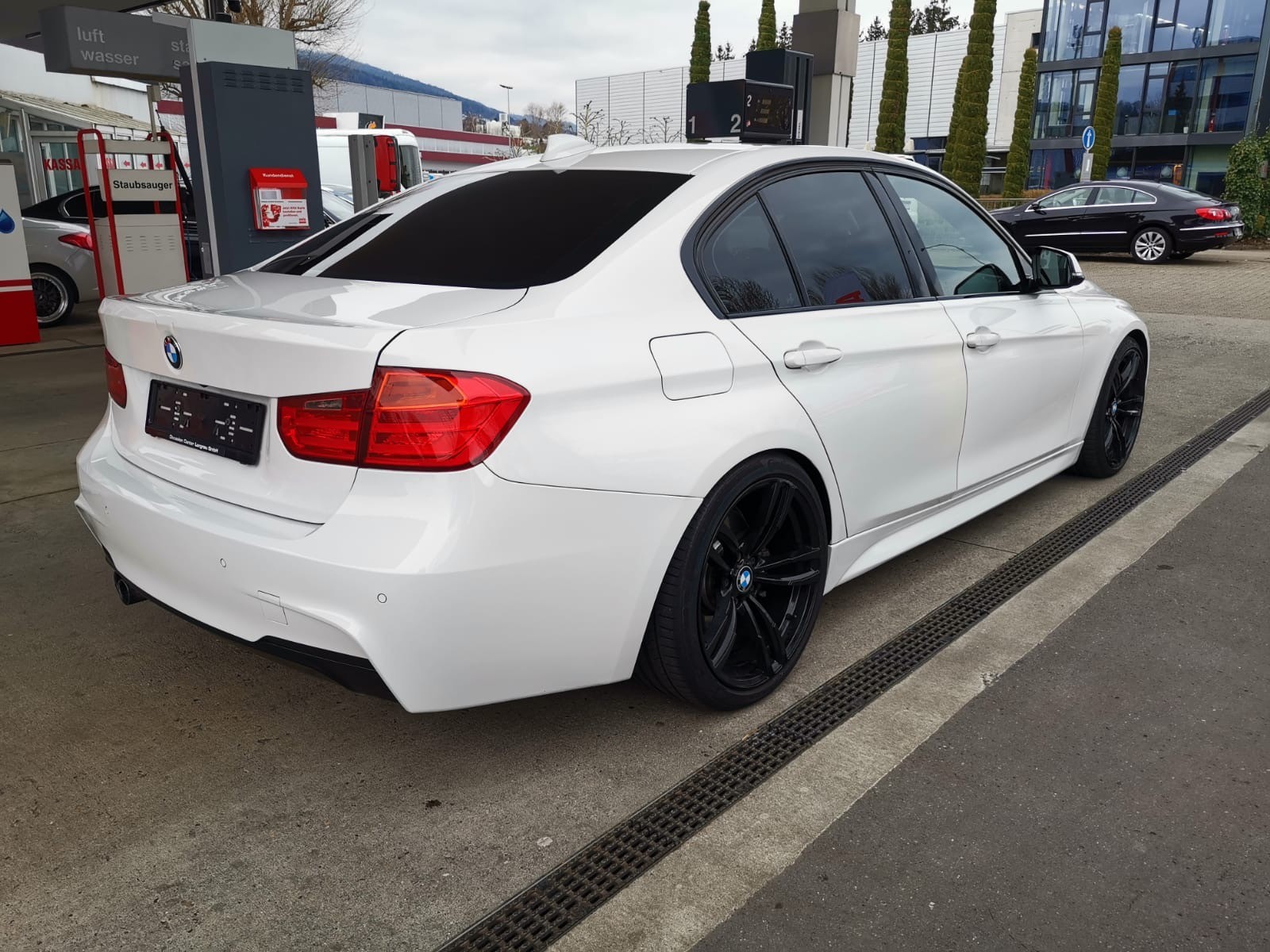 BMW 335i xDrive Touring Modern Line Steptronic-image-1