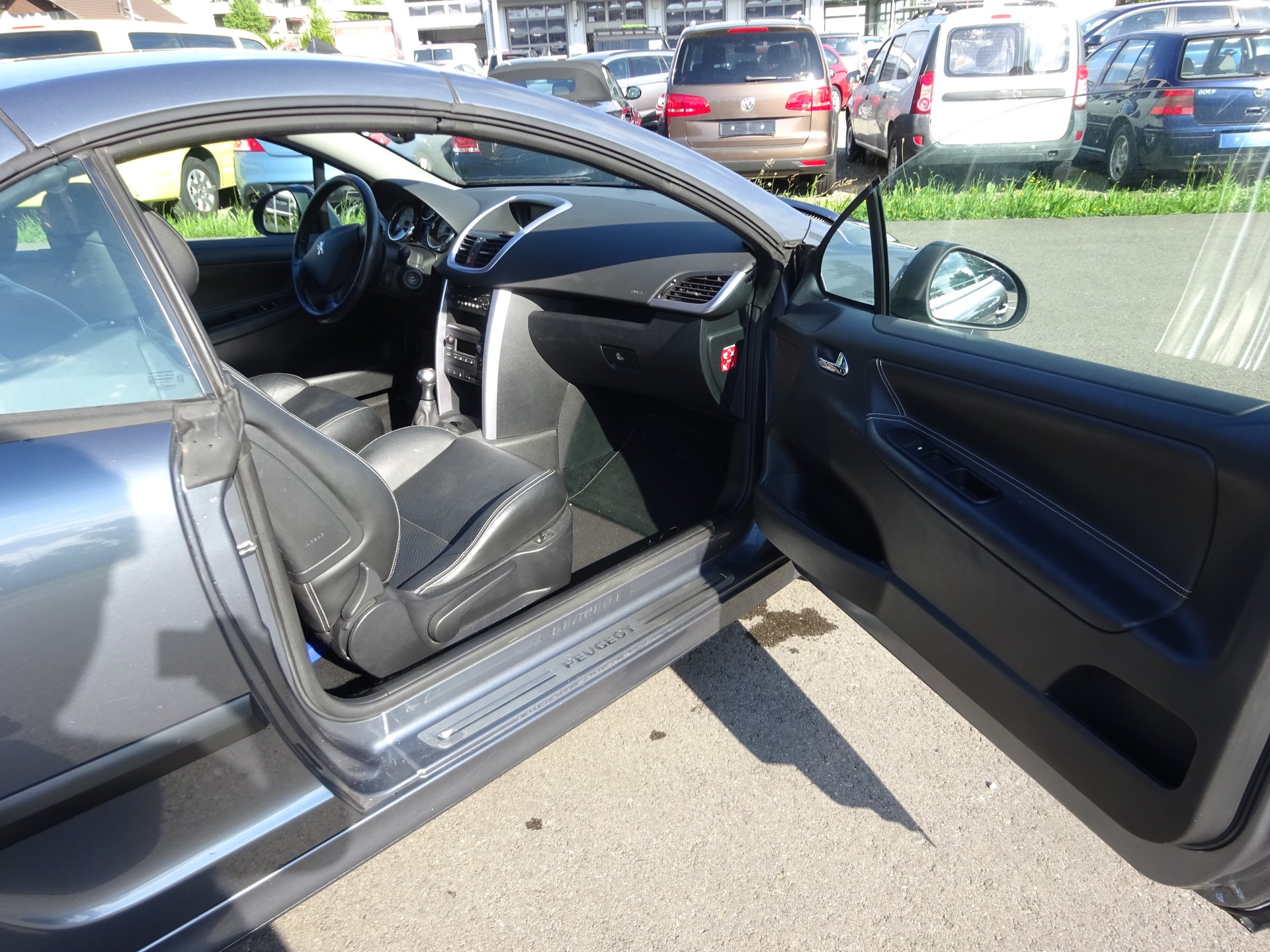 PEUGEOT 207 CC 1.6 16V Turbo Sport-image-4