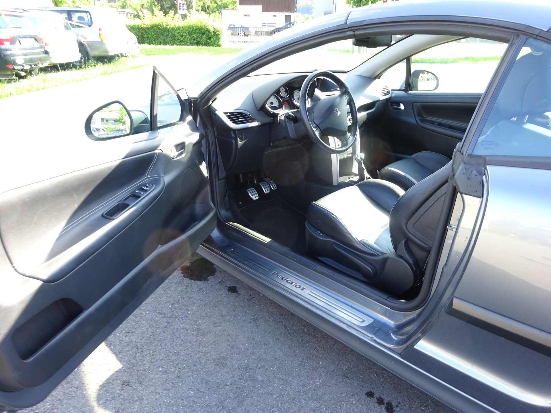 PEUGEOT 207 CC 1.6 16V Turbo Sport-image-7