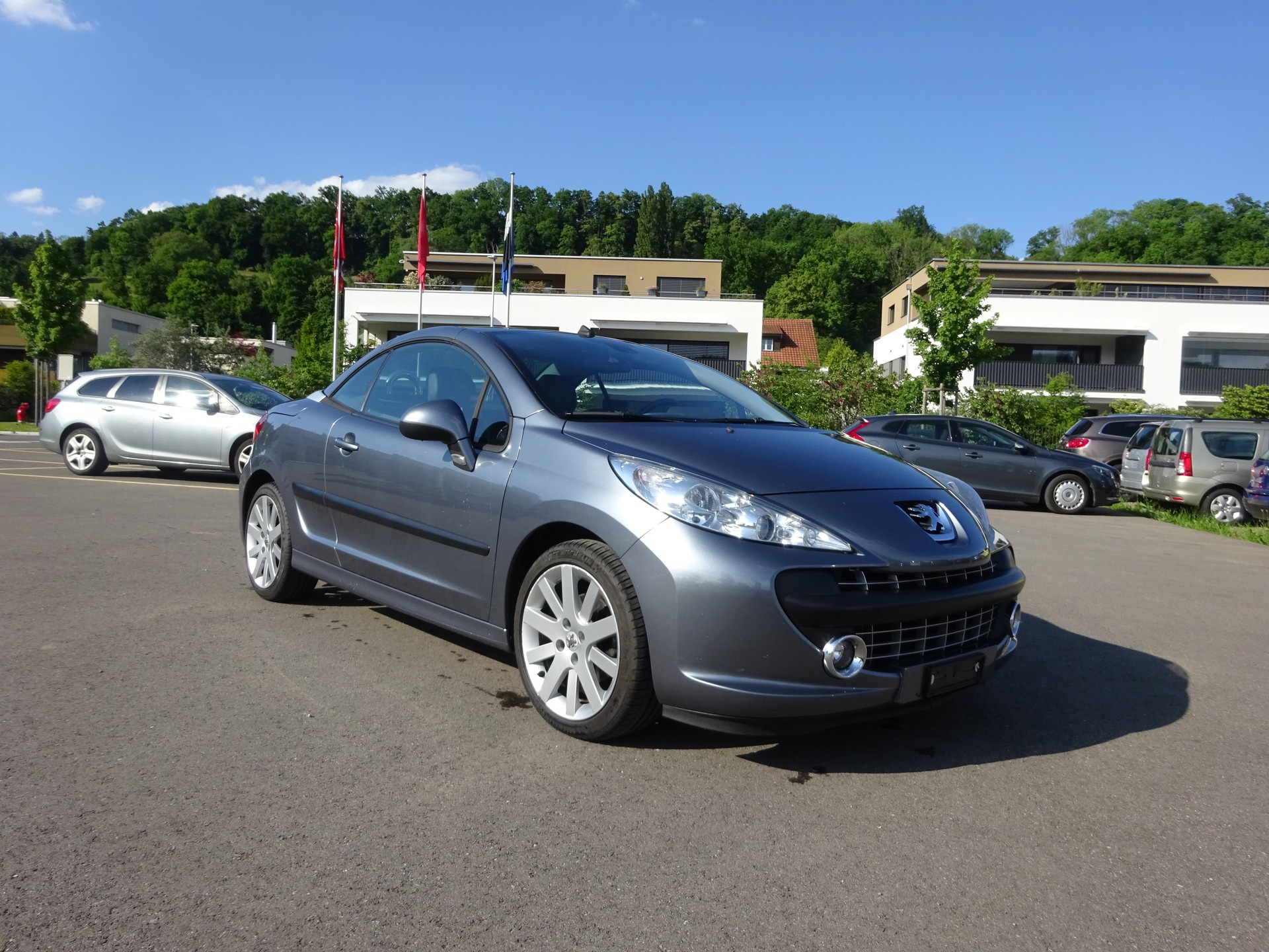 PEUGEOT 207 CC 1.6 16V Turbo Sport-image-2