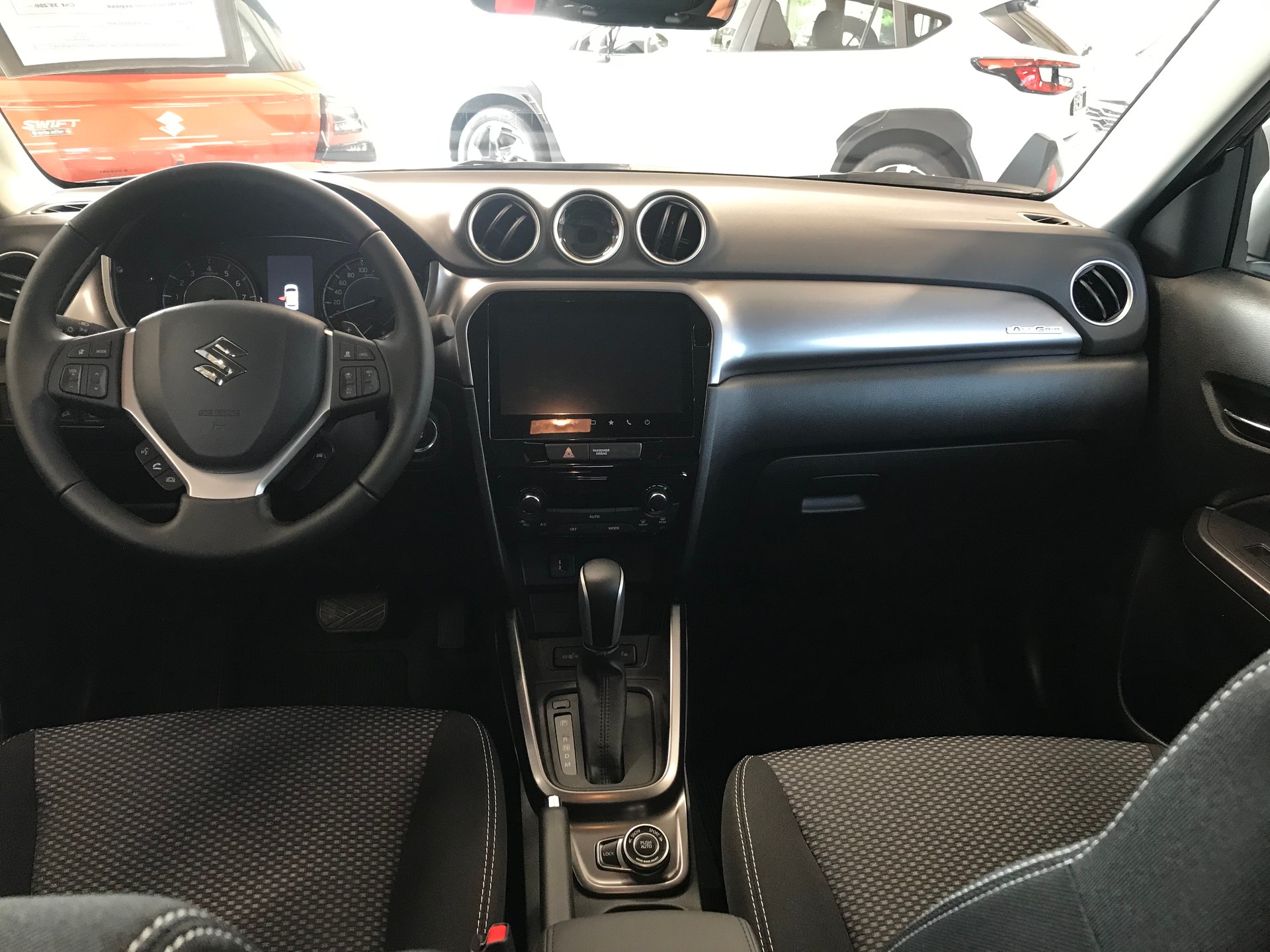 SUZUKI VITARA 1.4 T Compact+ Hybrid-image-4