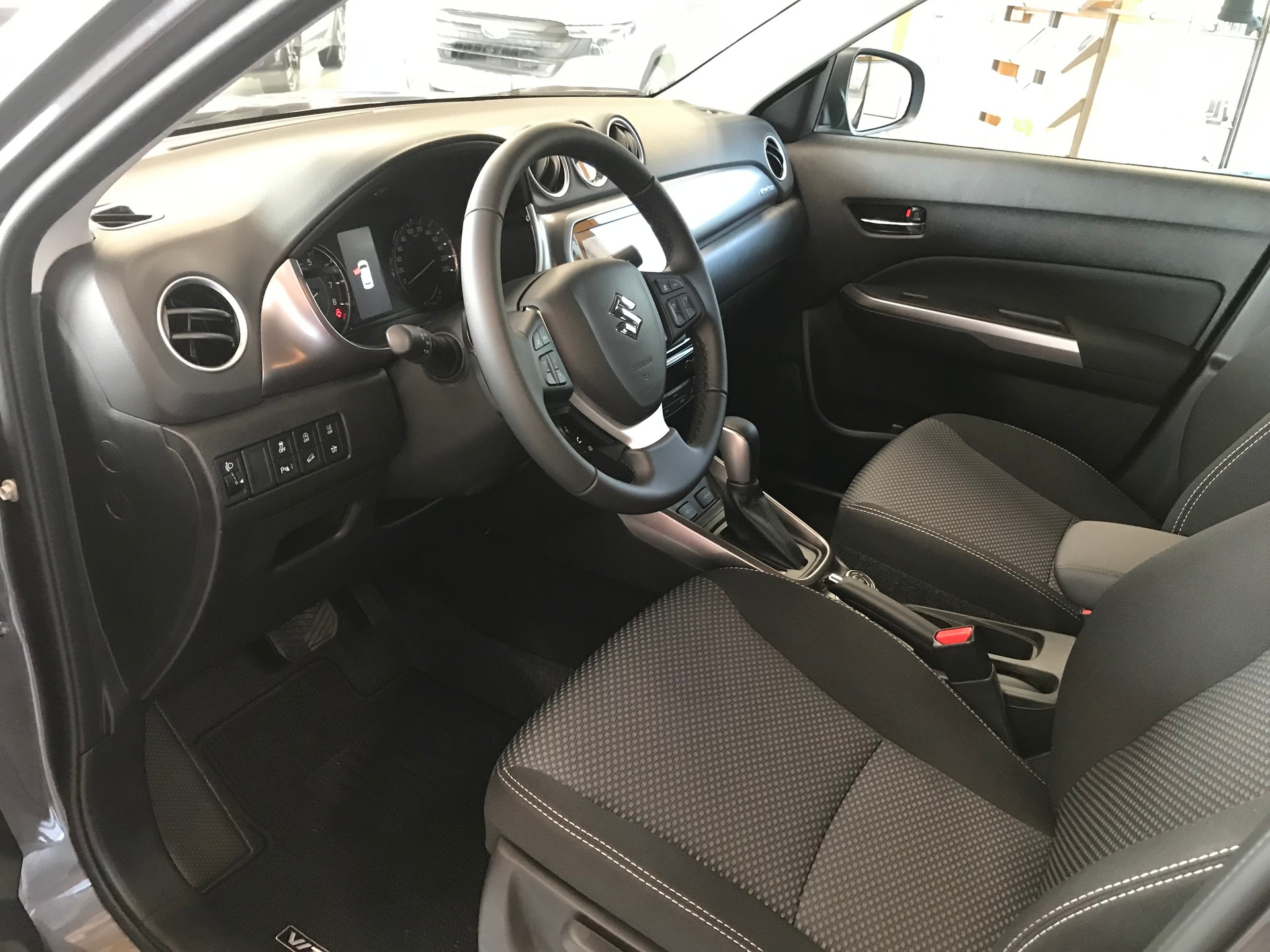 SUZUKI VITARA 1.4 T Compact+ Hybrid-image-2