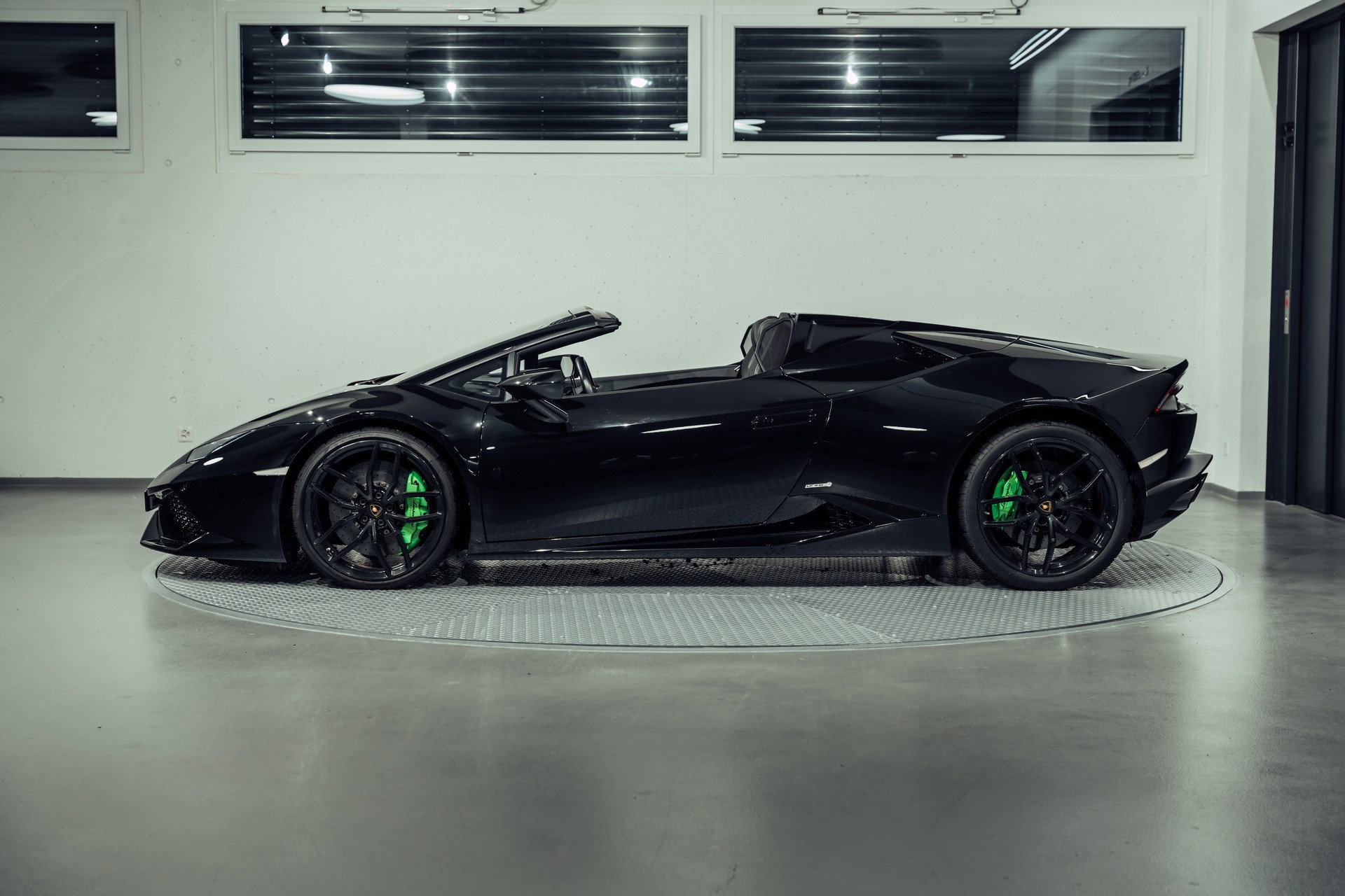 LAMBORGHINI Huracan LP610-4 Spyder DCT-image-2