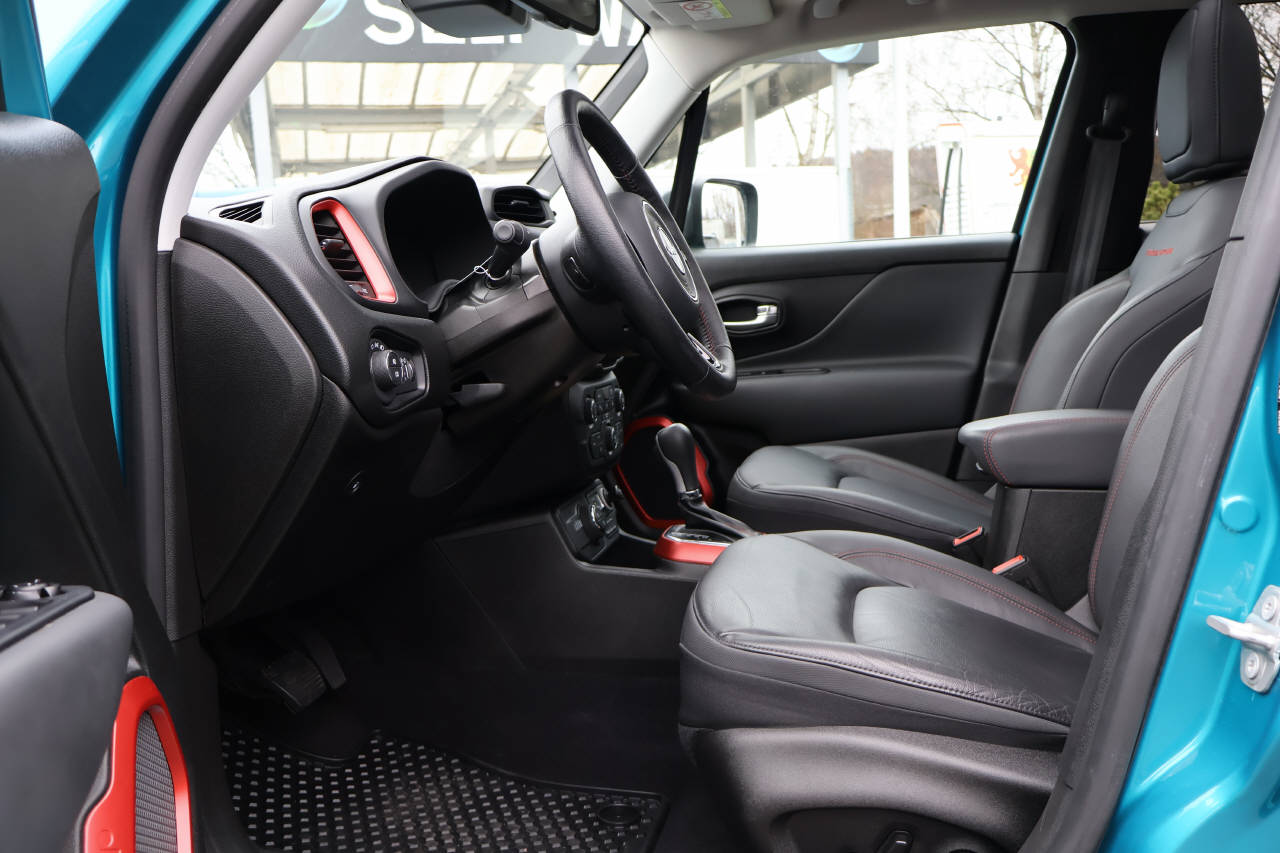 JEEP Renegade 1.3 Trailhawk Plus Sky 4xe-image-10