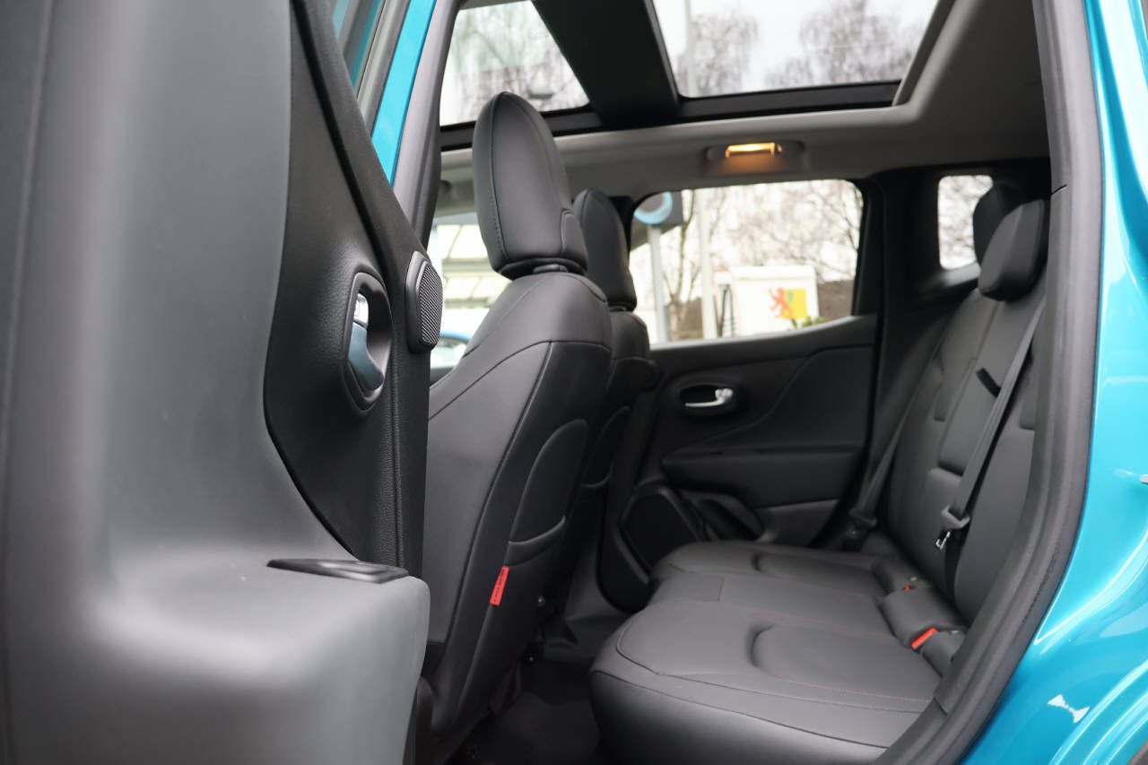 JEEP Renegade 1.3 Trailhawk Plus Sky 4xe-image-15