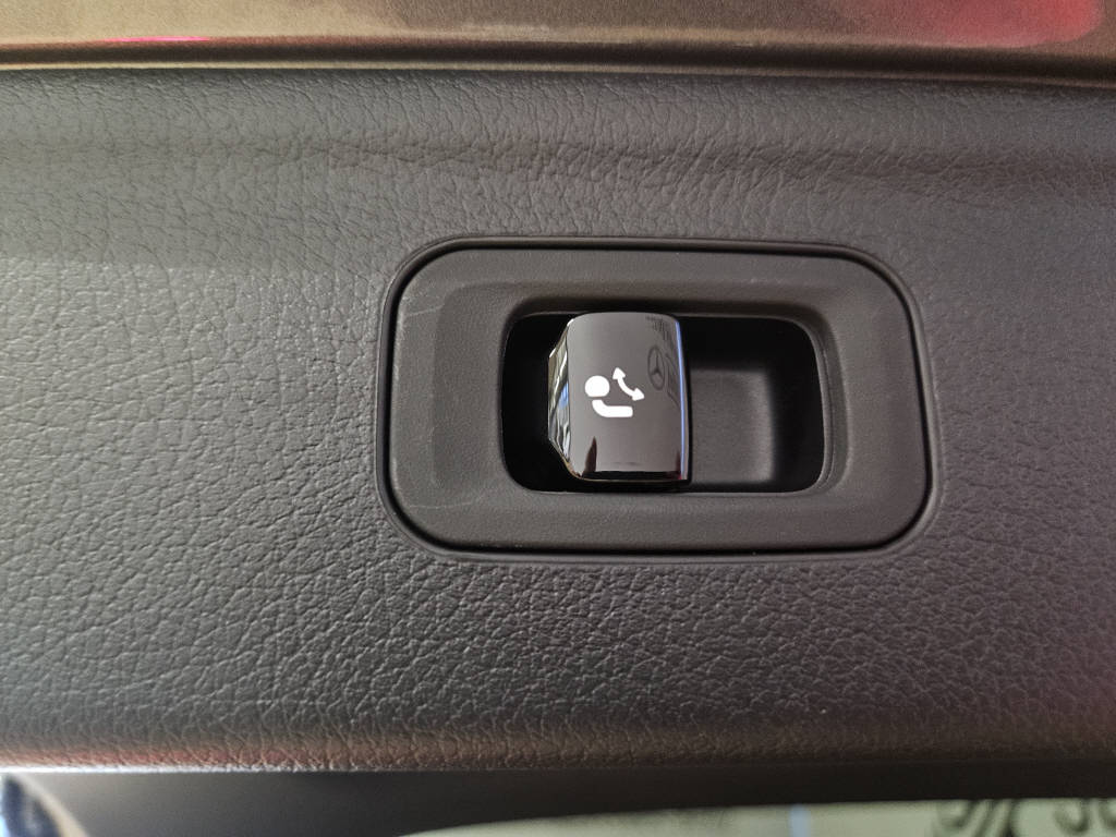 MERCEDES-BENZ EQE 500 4Matic AMG Line Excellence Edition-image-12