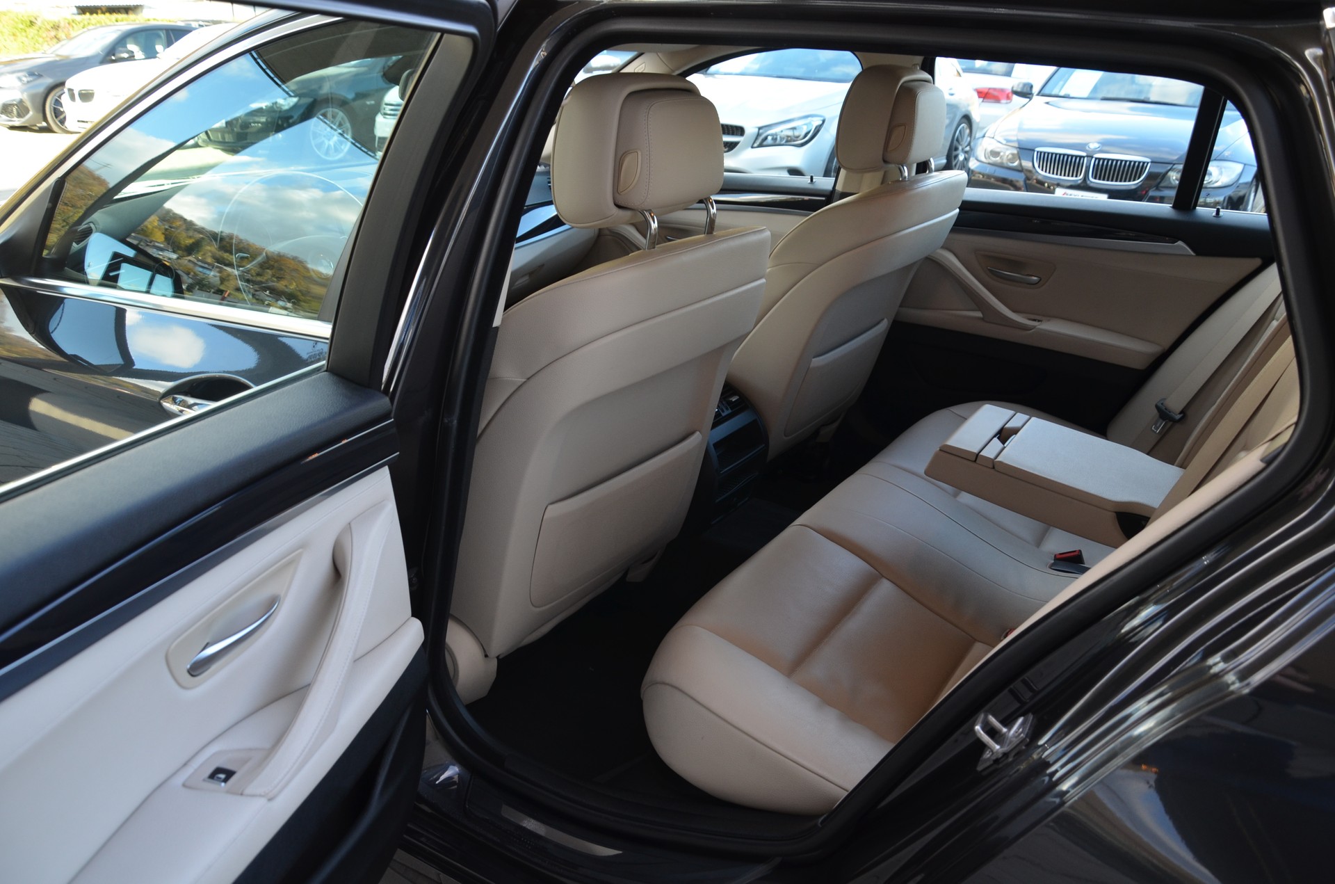 BMW 535i Touring Steptronic-image-12