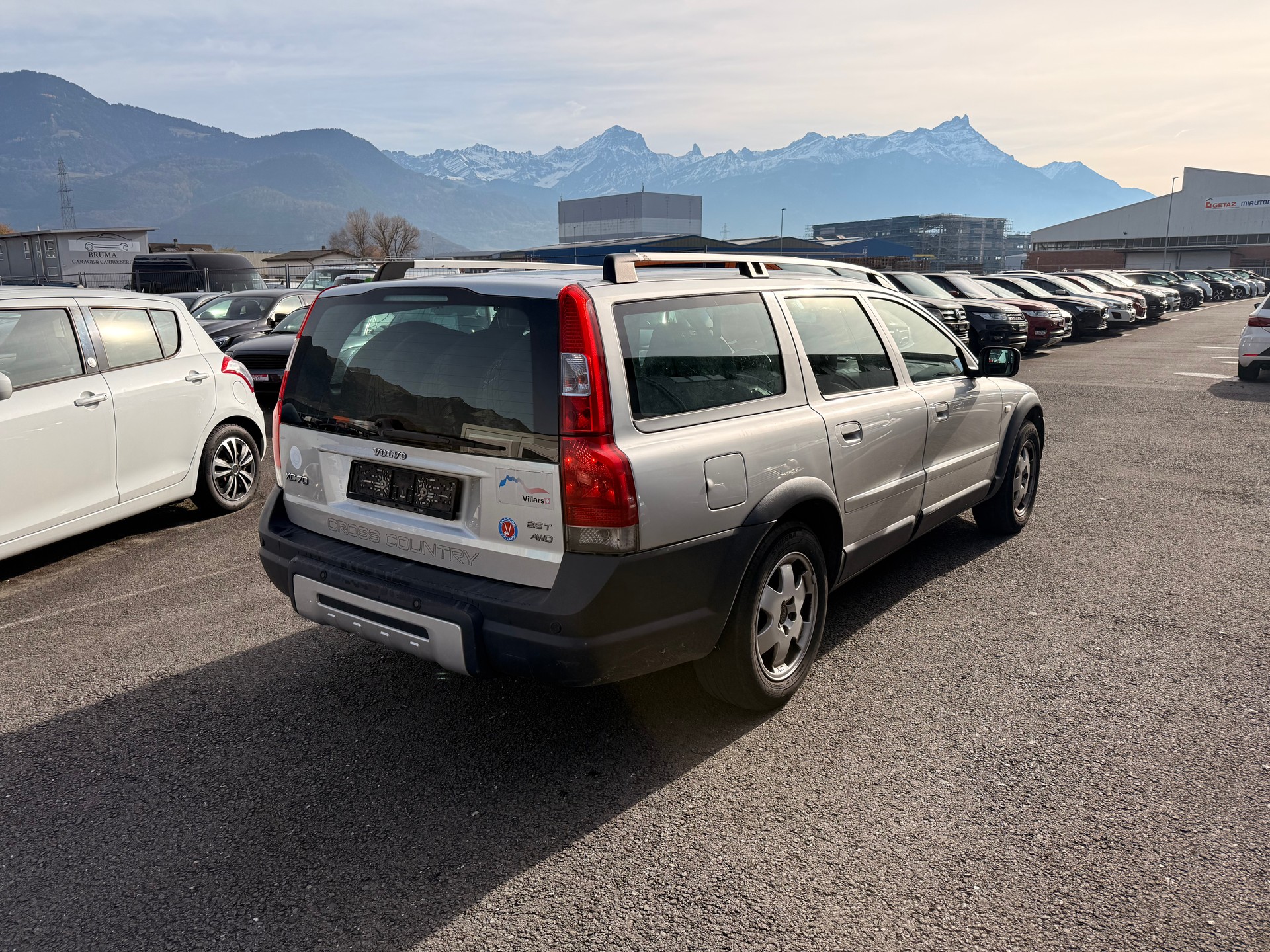 VOLVO XC70 2.5T AWD Momentum-image-3