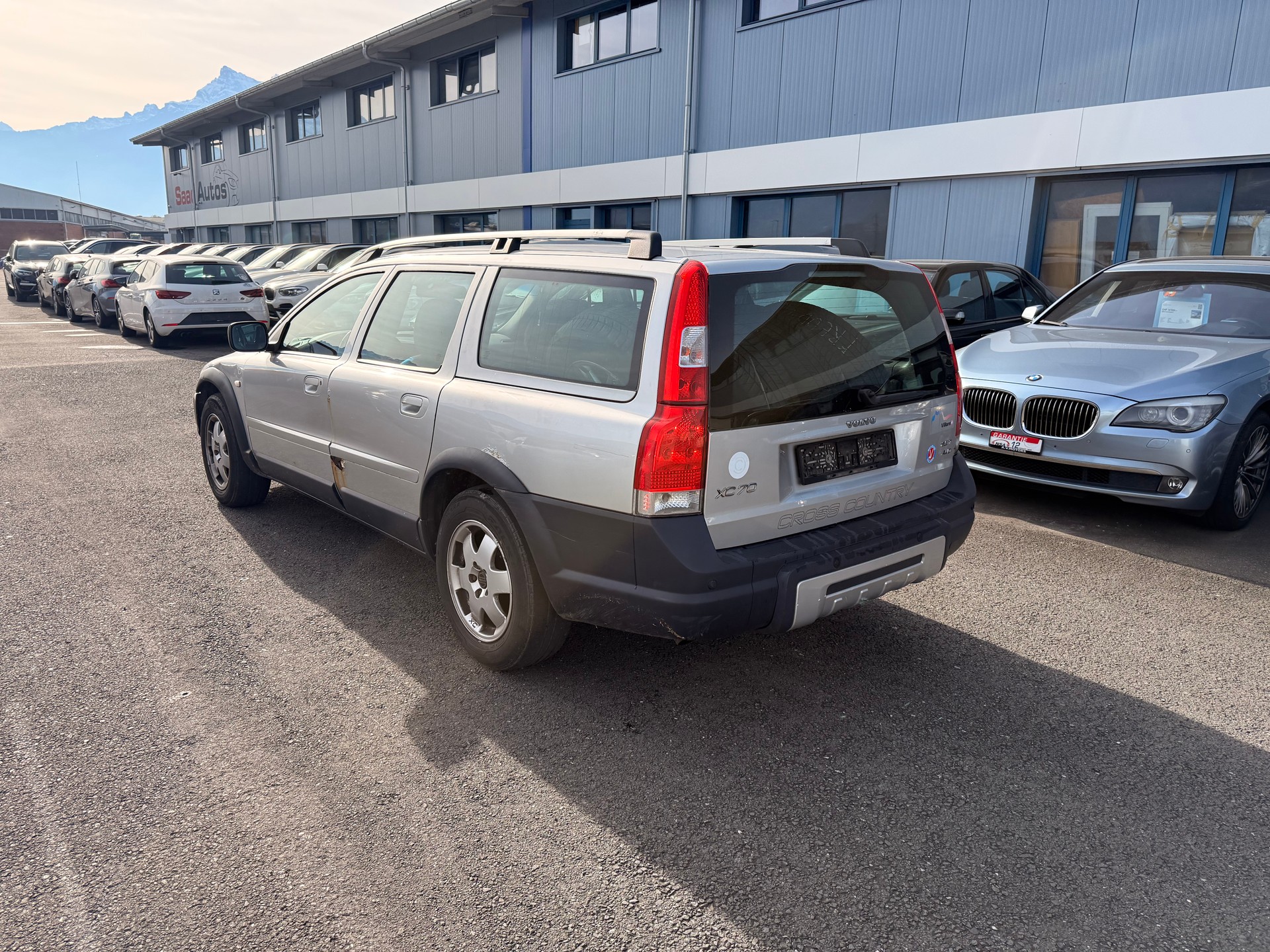 VOLVO XC70 2.5T AWD Momentum-image-5