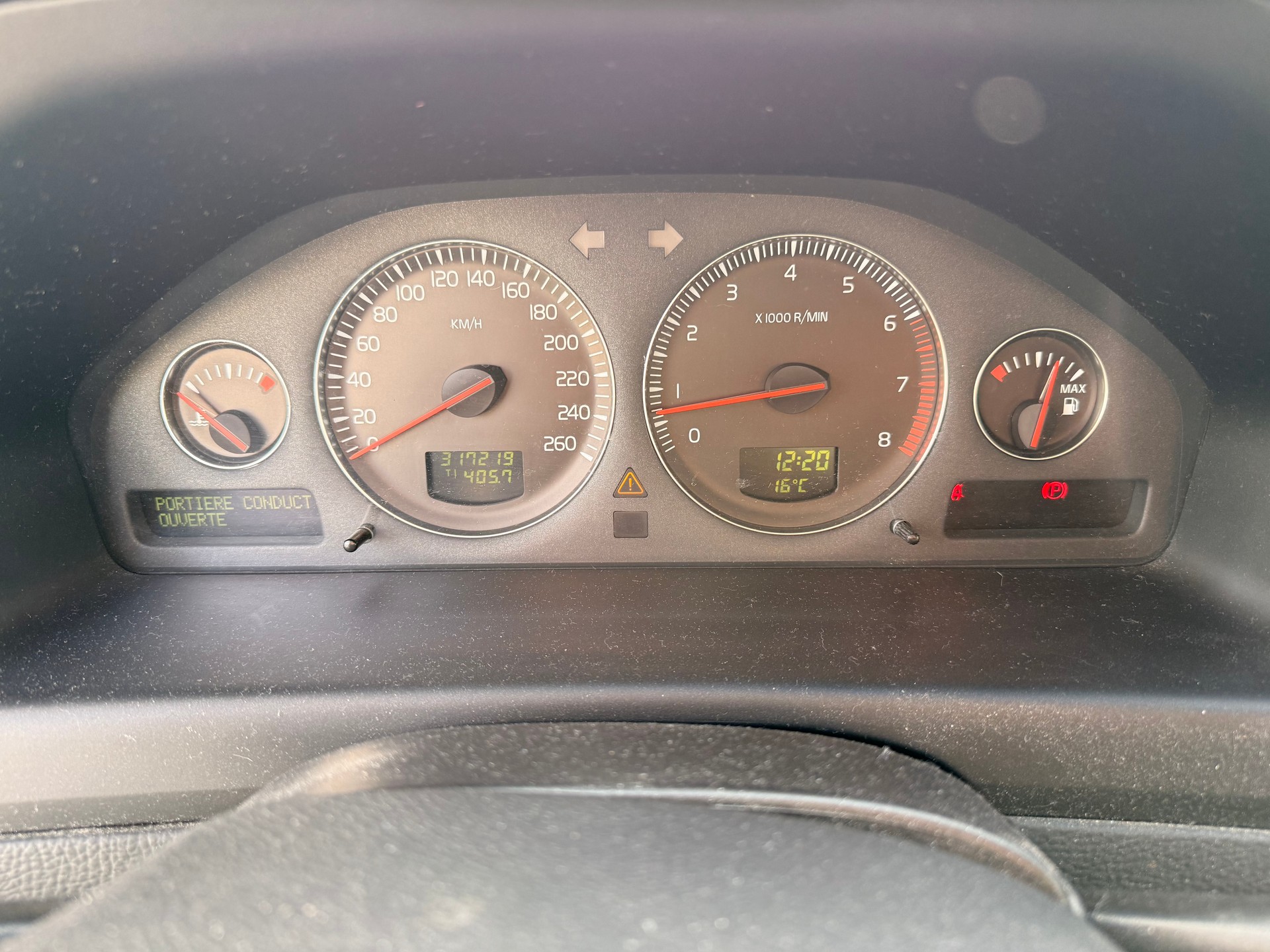 VOLVO XC70 2.5T AWD Momentum-image-7