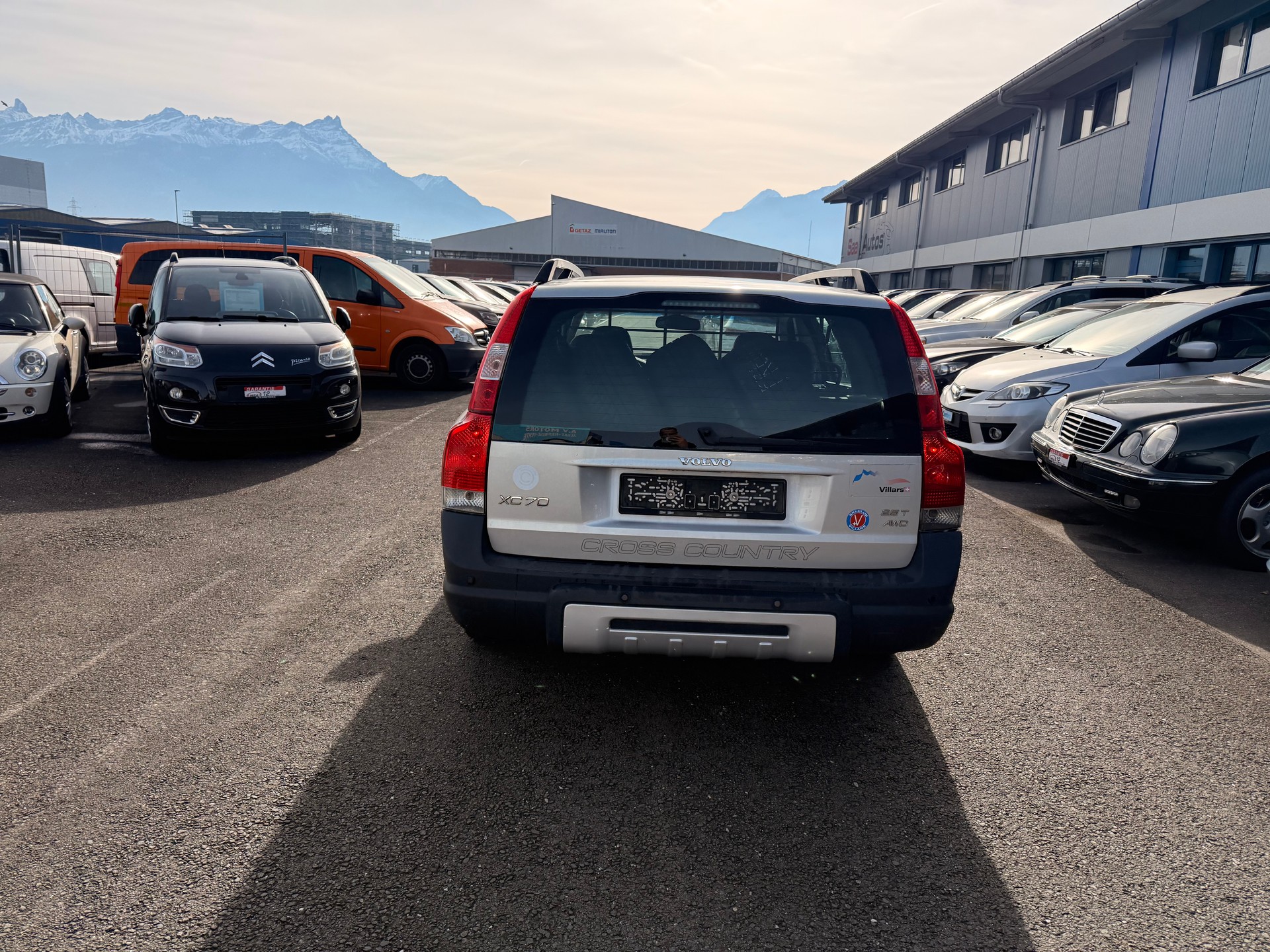 VOLVO XC70 2.5T AWD Momentum-image-4
