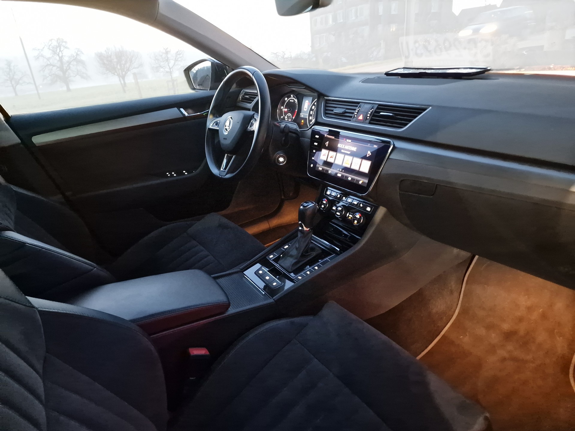 SKODA Superb Combi 2.0 TDi Style 4x4 DSG 24Mt Gara Neu MFK-image-15