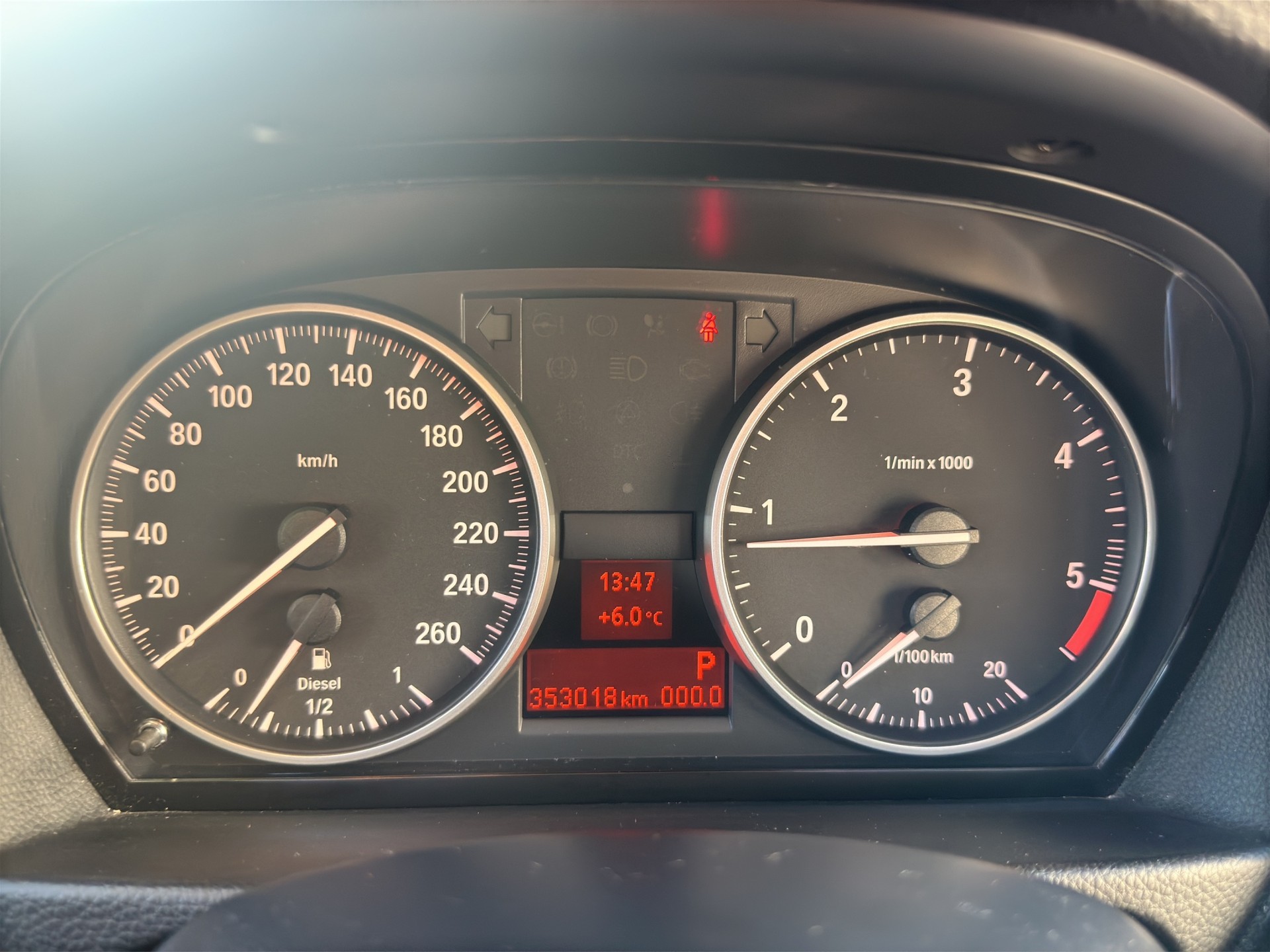 BMW 320d xDrive Touring Dynamic Edition Steptronic-image-15